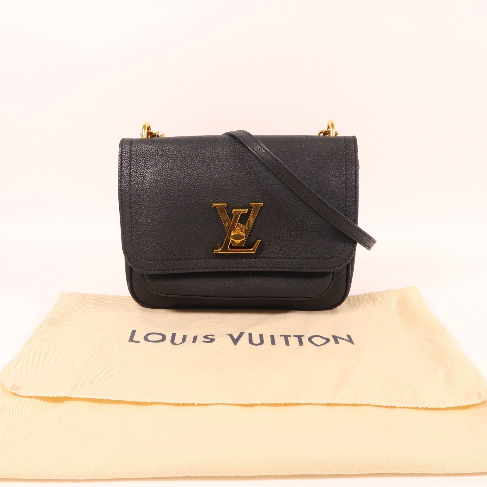 LOUIS VUITTON 牛皮皮革Lock Me金扣鏈帶肩背袋黑色