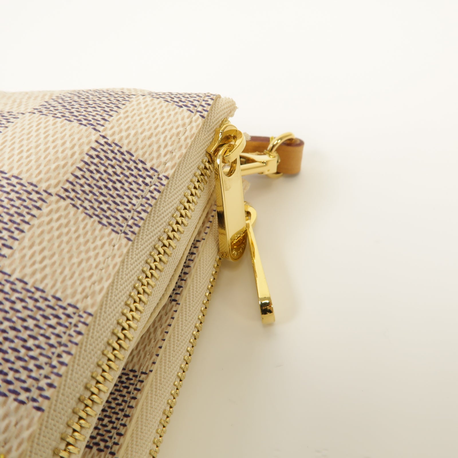 LOUIS VUITTON Damier Azur Double Zip Pochette金扣肩背袋白色