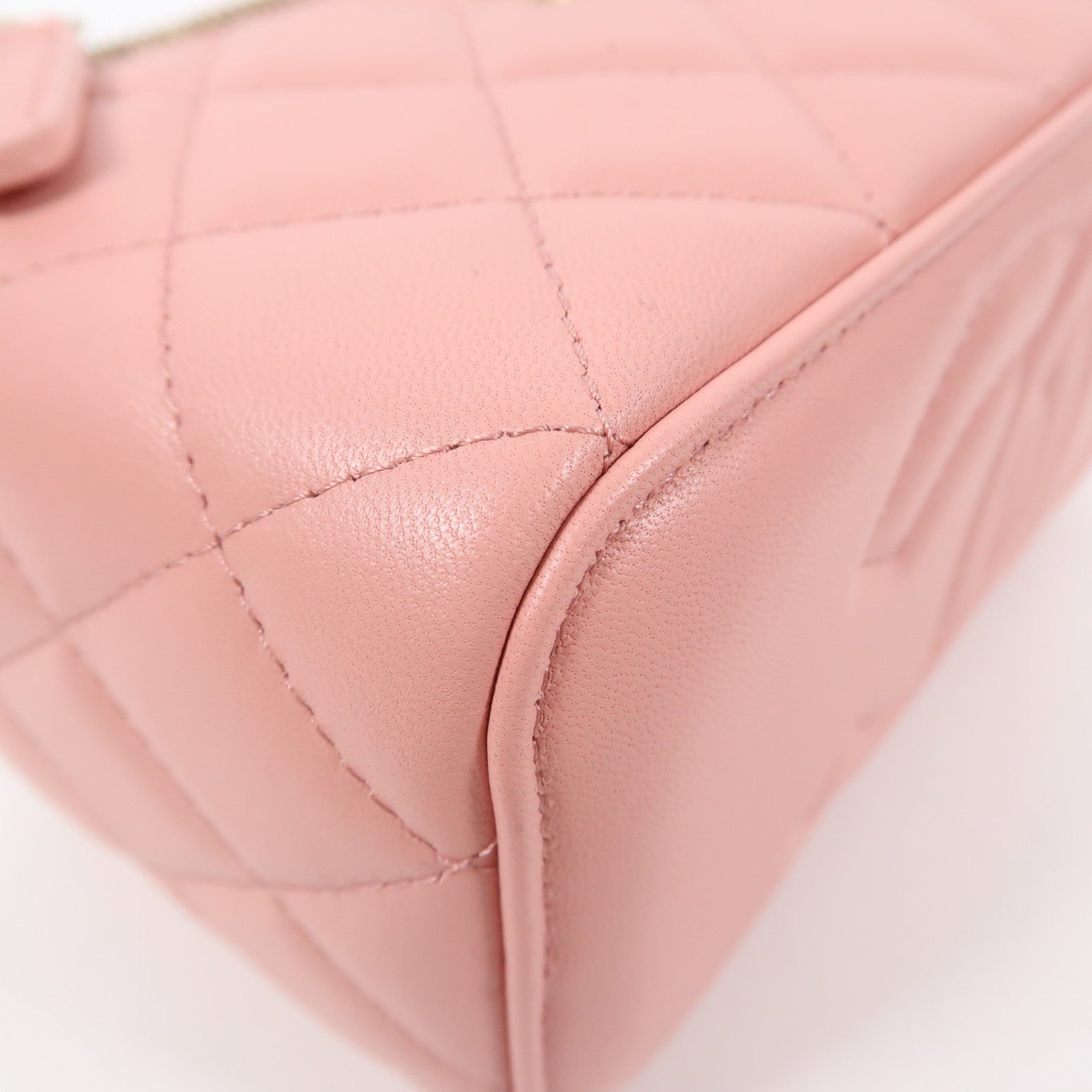 CHANEL 菱格羊皮皮革Vanity Case金扣鏈帶肩背袋粉紅色