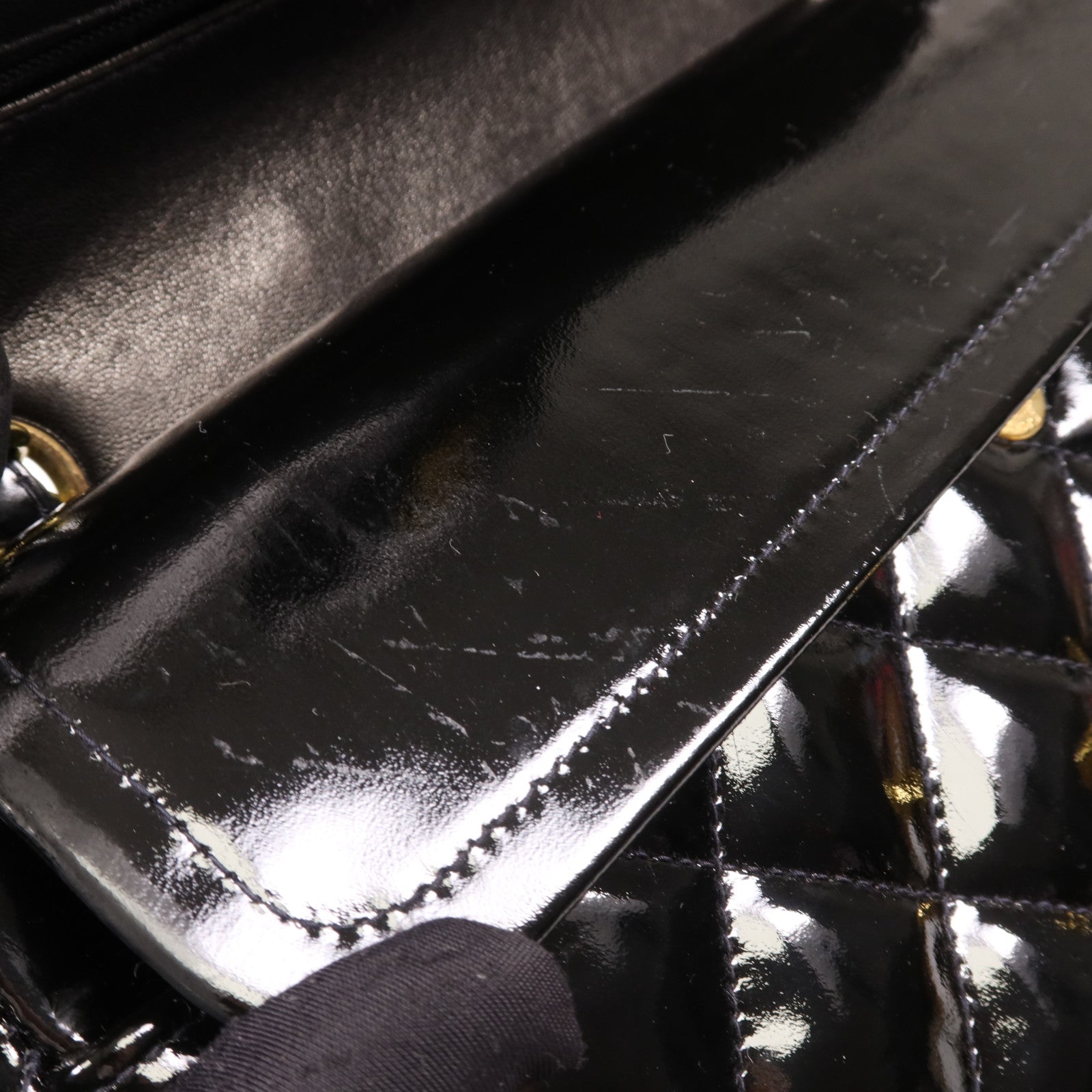 CHANEL 漆皮皮革Classic 23金扣鏈帶肩背袋