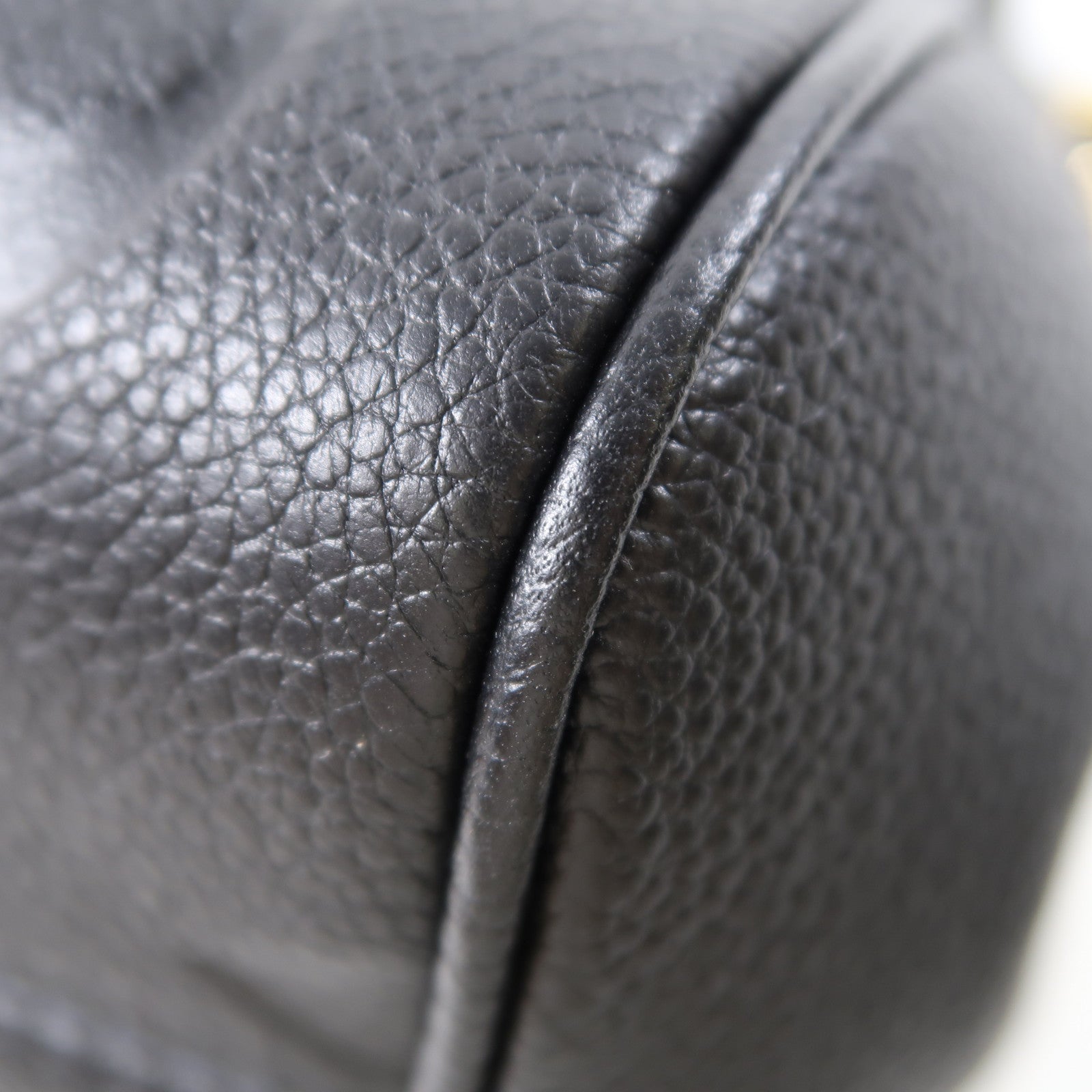 LOUIS VUITTON Monogram Empreinte Favourite金扣肩背袋黑色