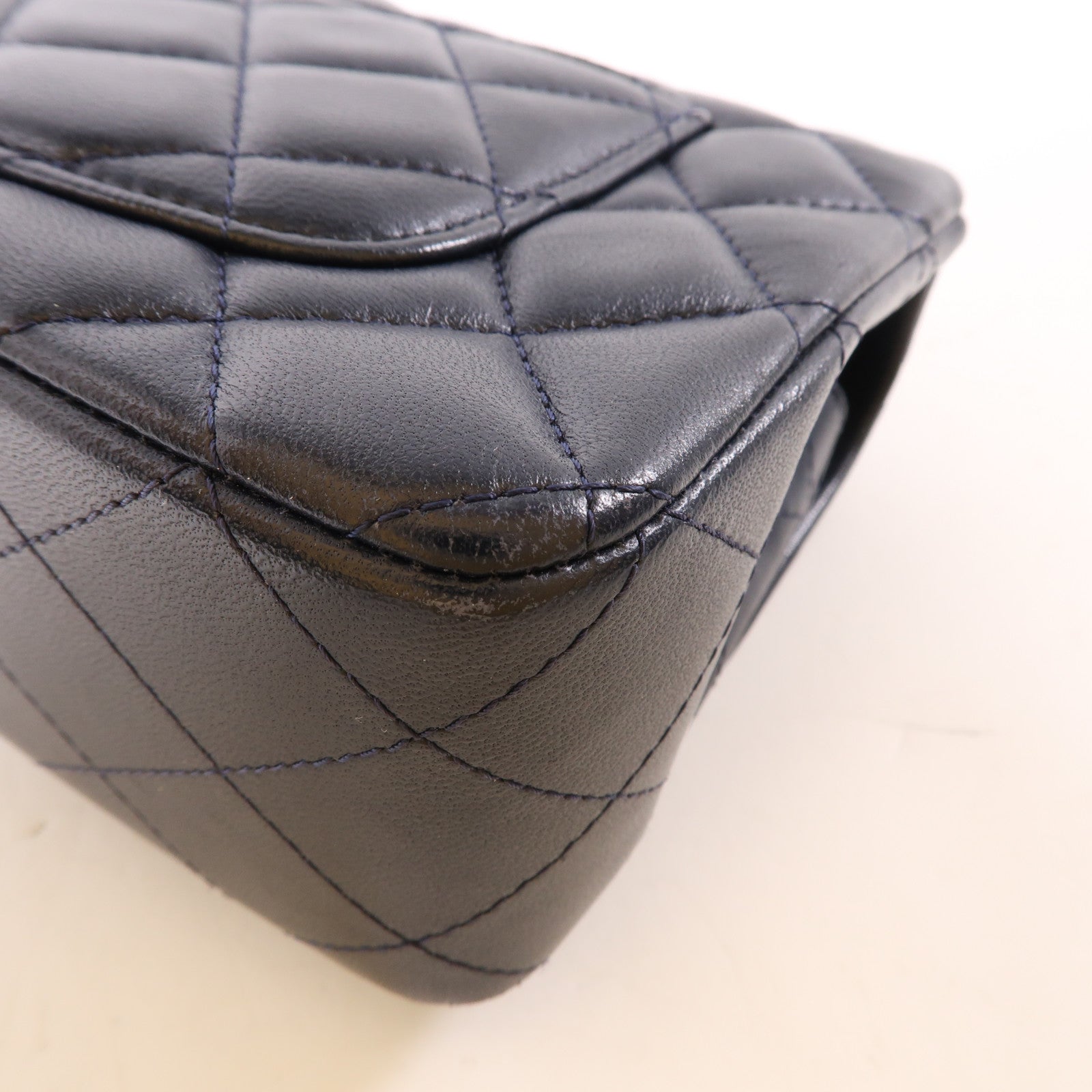CHANEL 羊皮皮革Classic 20cm金扣鏈帶肩背袋深藍色