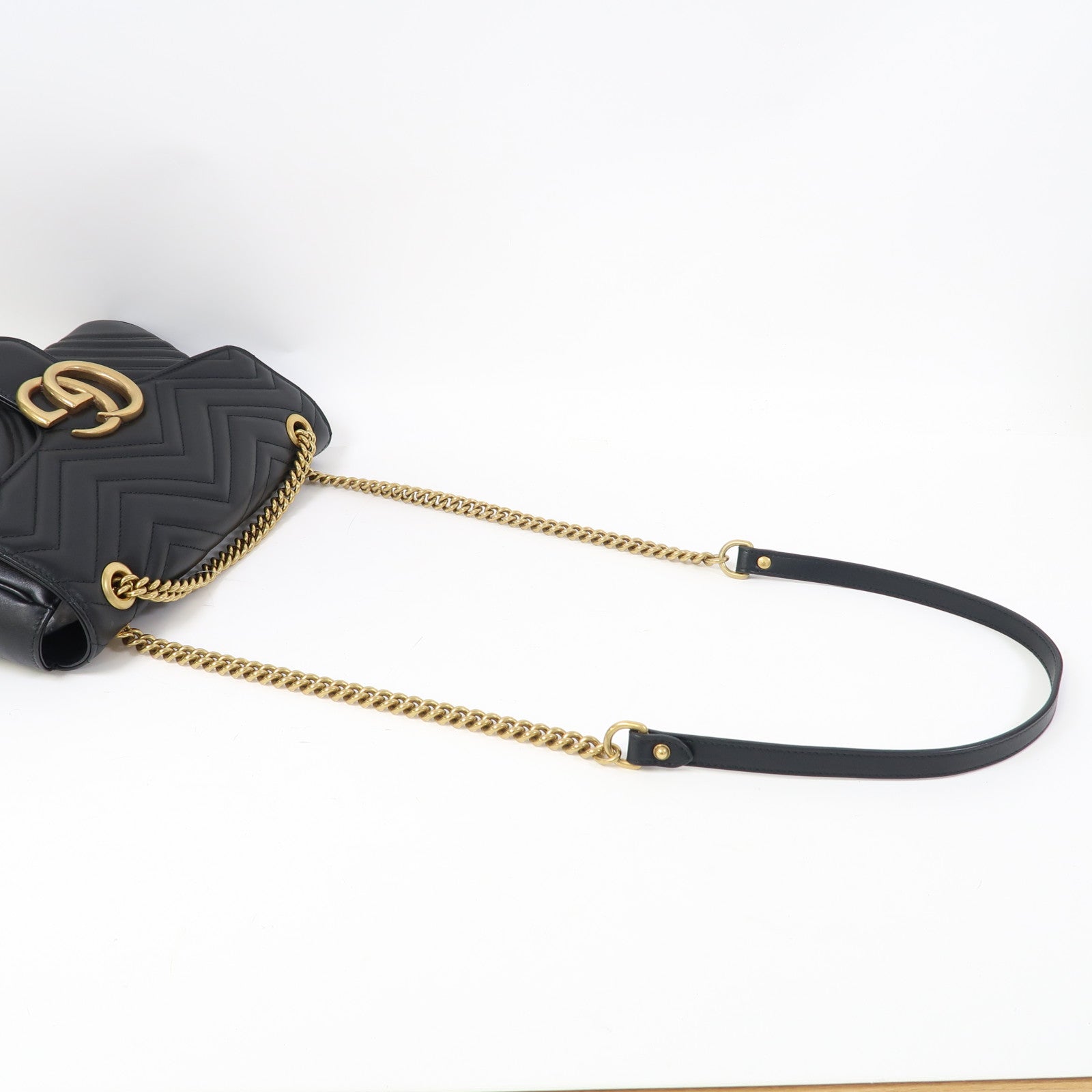 GUCCI 牛皮皮革GG Marmont金扣鏈帶肩背袋黑色