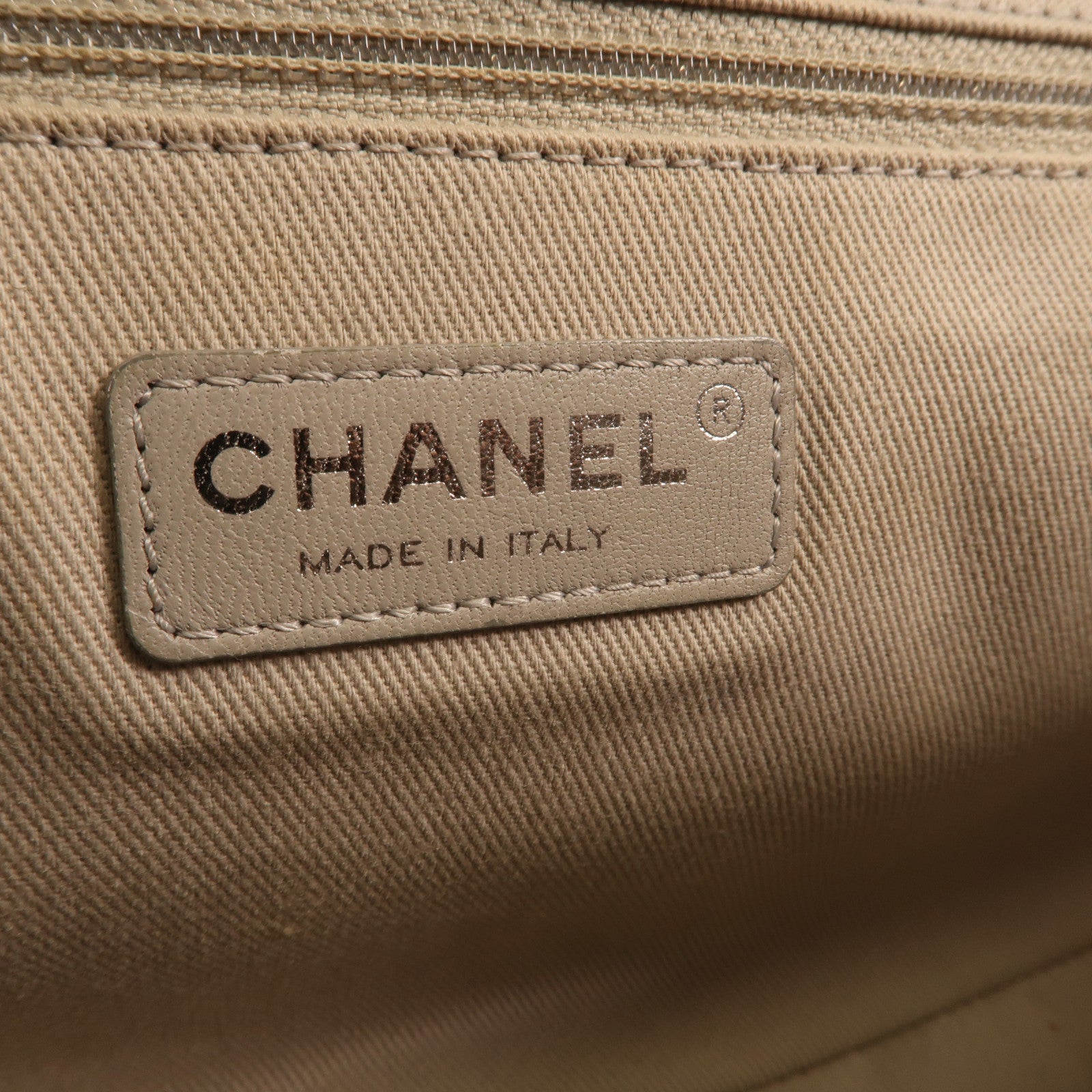 CHANEL 牛皮皮革Shoulder Bag銀扣鏈帶肩背袋