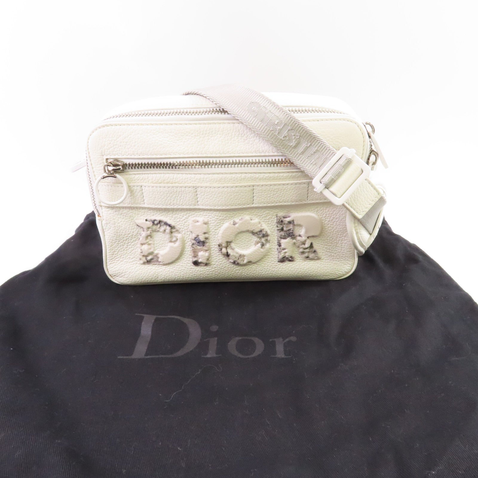 Dior 牛皮皮革Dior x Daniel Arsham Crossbody Bag銀扣肩背袋白色