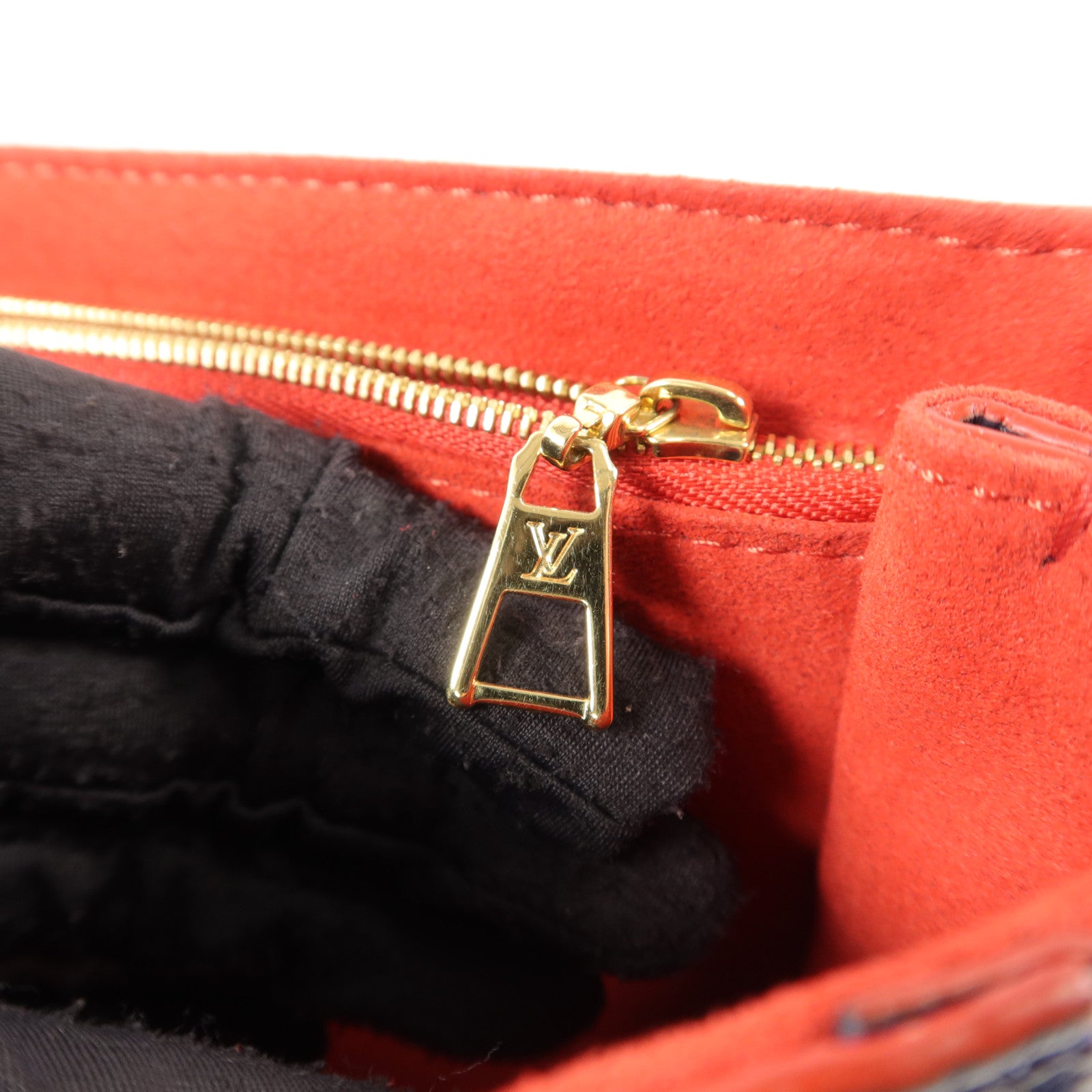 LOUIS VUITTON Monogram Empreinte Vavin PM肩背袋深藍色