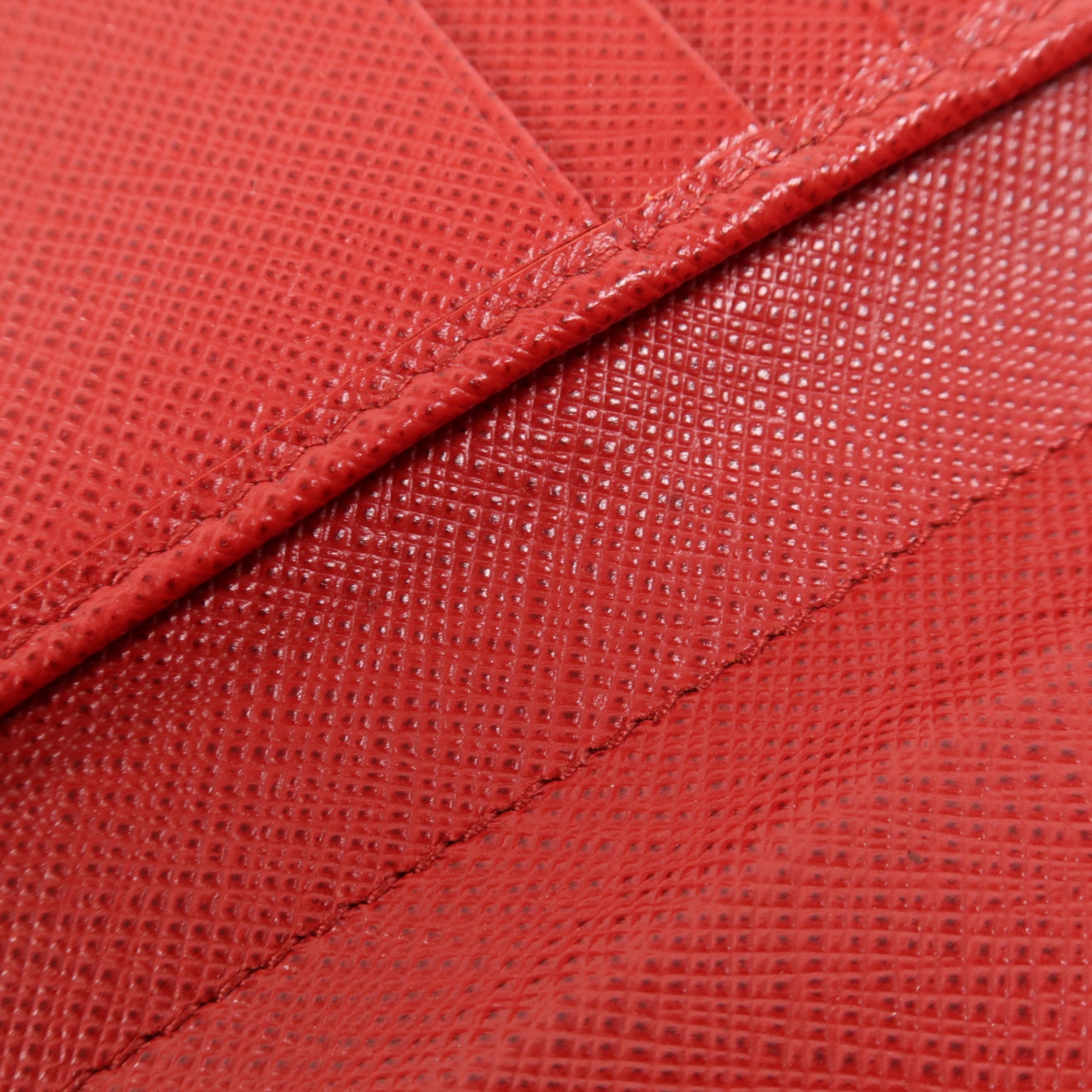 PRADA Saffiano皮革Wallet金扣錢包