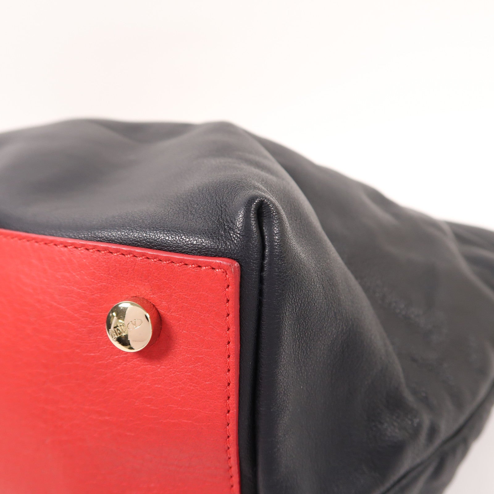 Valentino 牛皮皮革Chain Shoulder金扣肩背袋