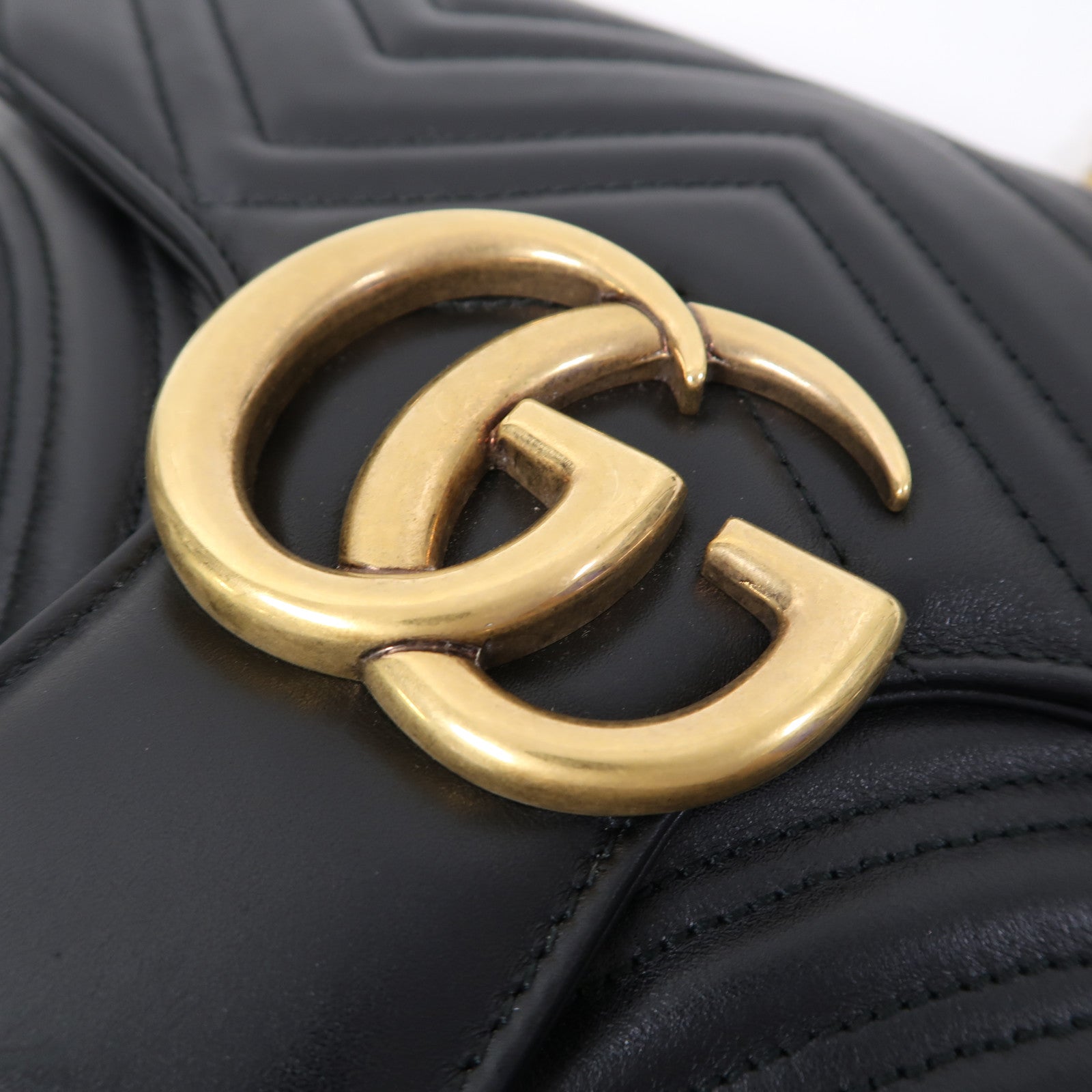 GUCCI 牛皮皮革GG Marmont金扣鏈帶肩背袋黑色