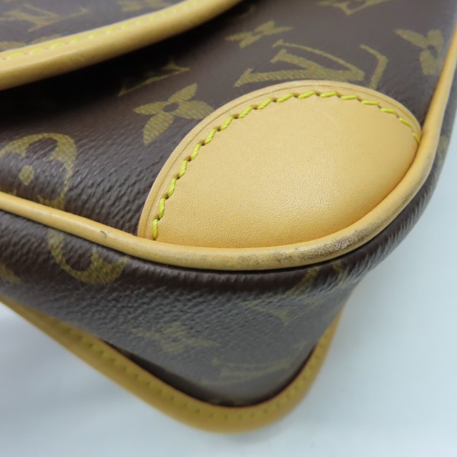 LOUIS VUITTON Monogram Diane金扣手挽肩背兩用袋啡色