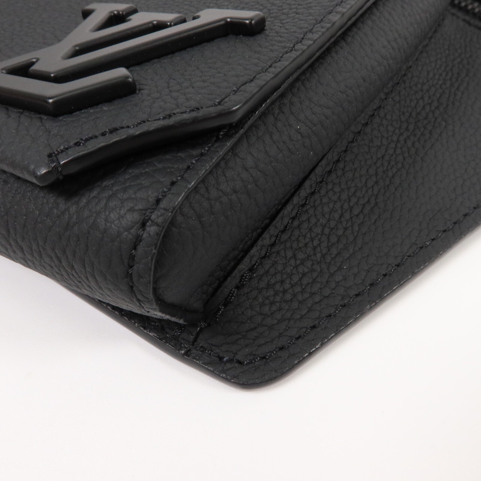 LOUIS VUITTON 牛皮皮革Aerogram Takeoff Sling肩背袋