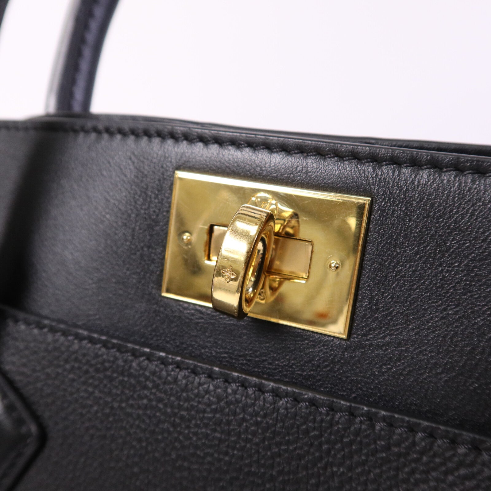 LOUIS VUITTON 牛皮皮革On My Side MM金扣手挽肩背兩用袋