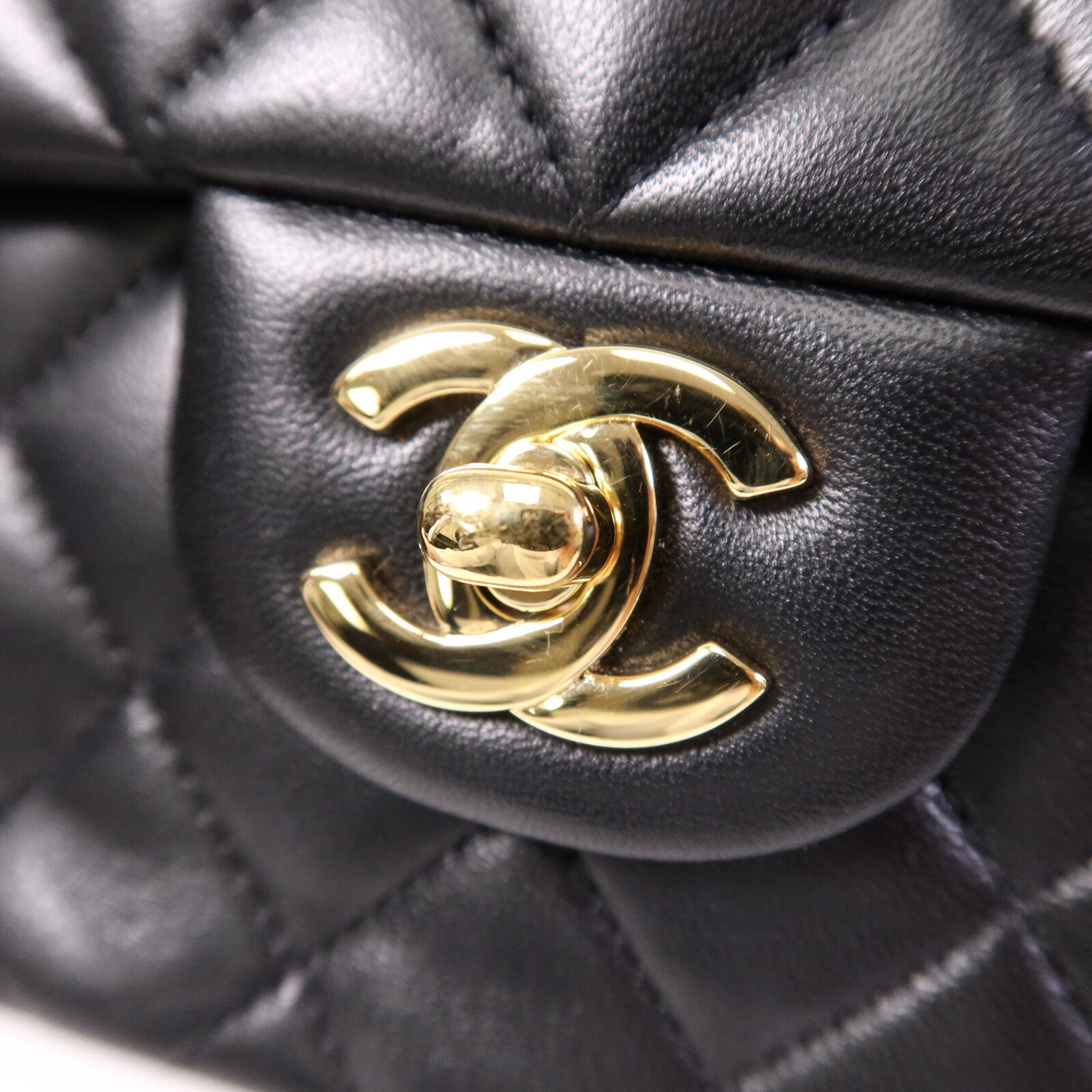 CHANEL 羊皮皮革Classic 23金扣鏈帶肩背袋