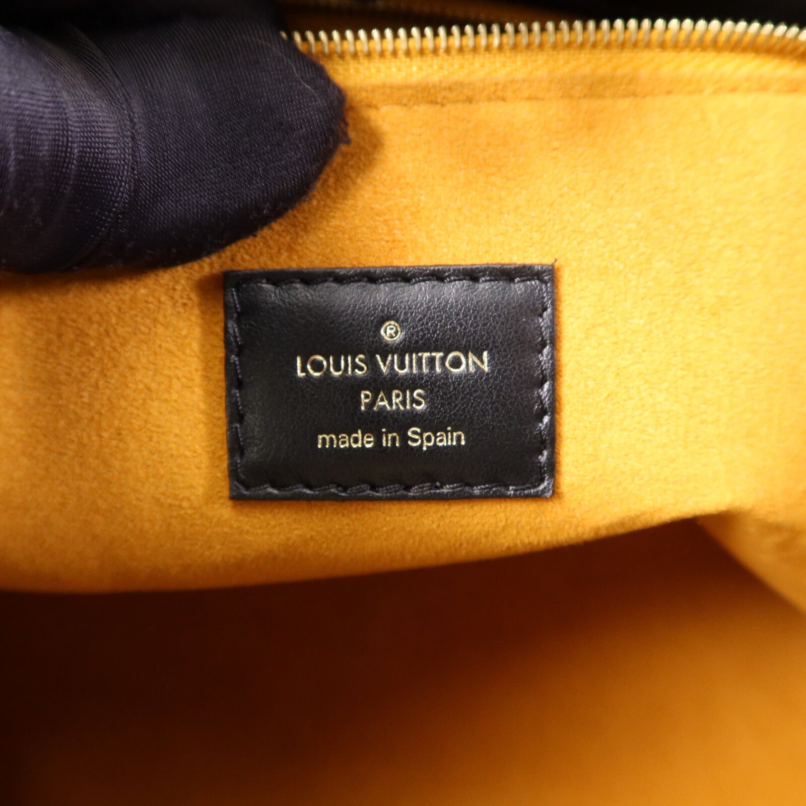 LOUIS VUITTON 牛皮皮革On My Side MM金扣手挽肩背兩用袋