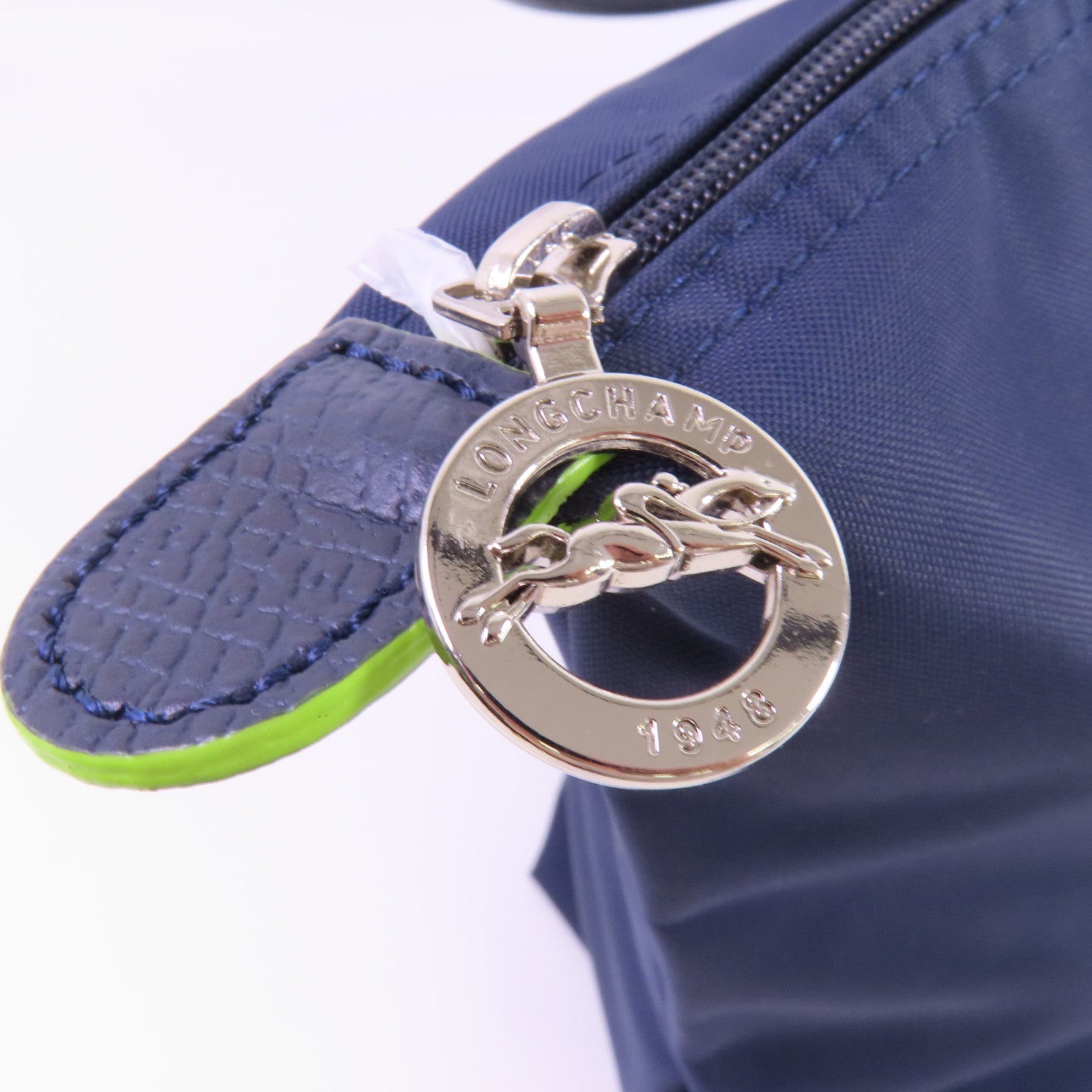 Longchamp 尼龍Shoulder Bag銀扣肩背袋