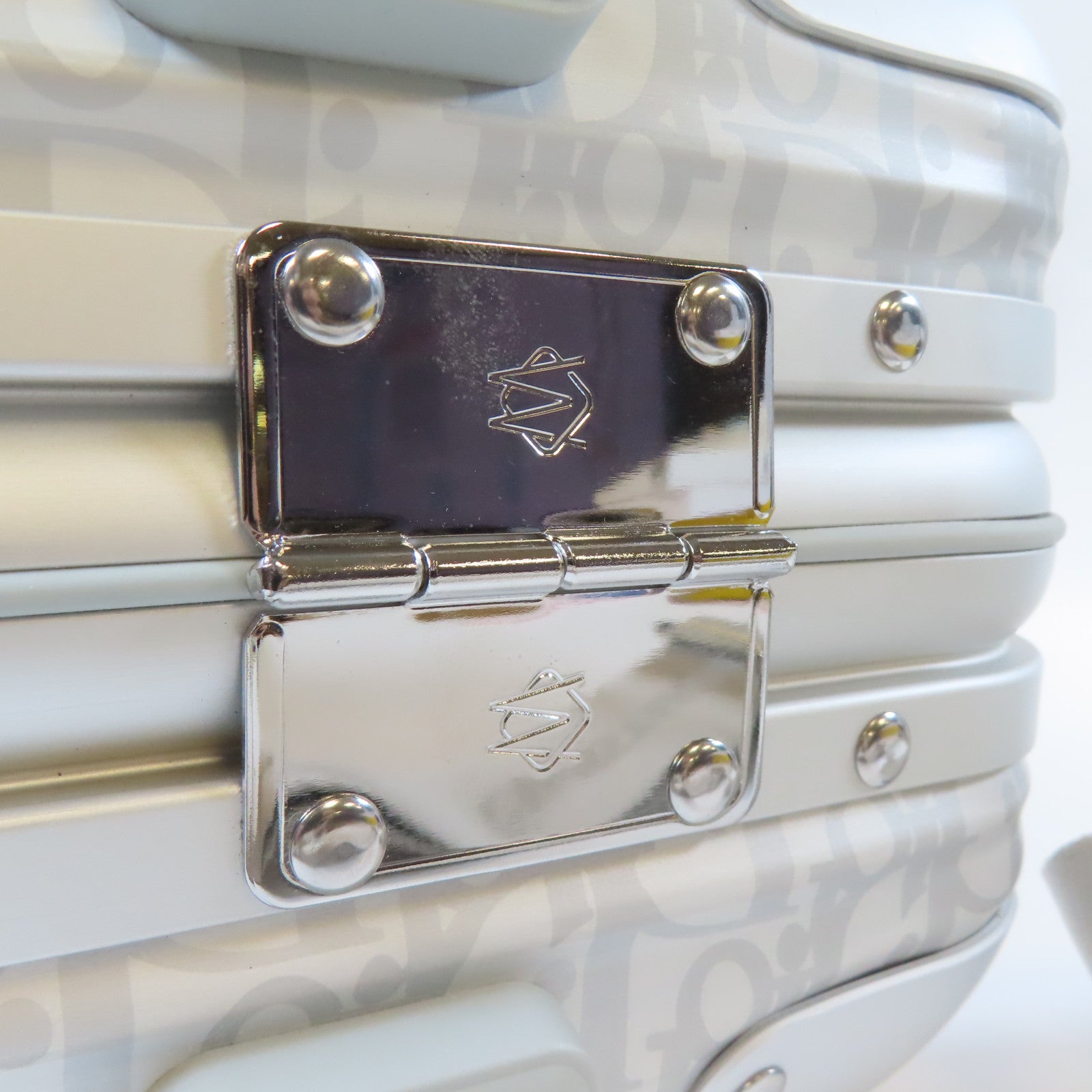 Dior 金屬DiorXRimowa Suitcase銀扣行李箱銀灰色