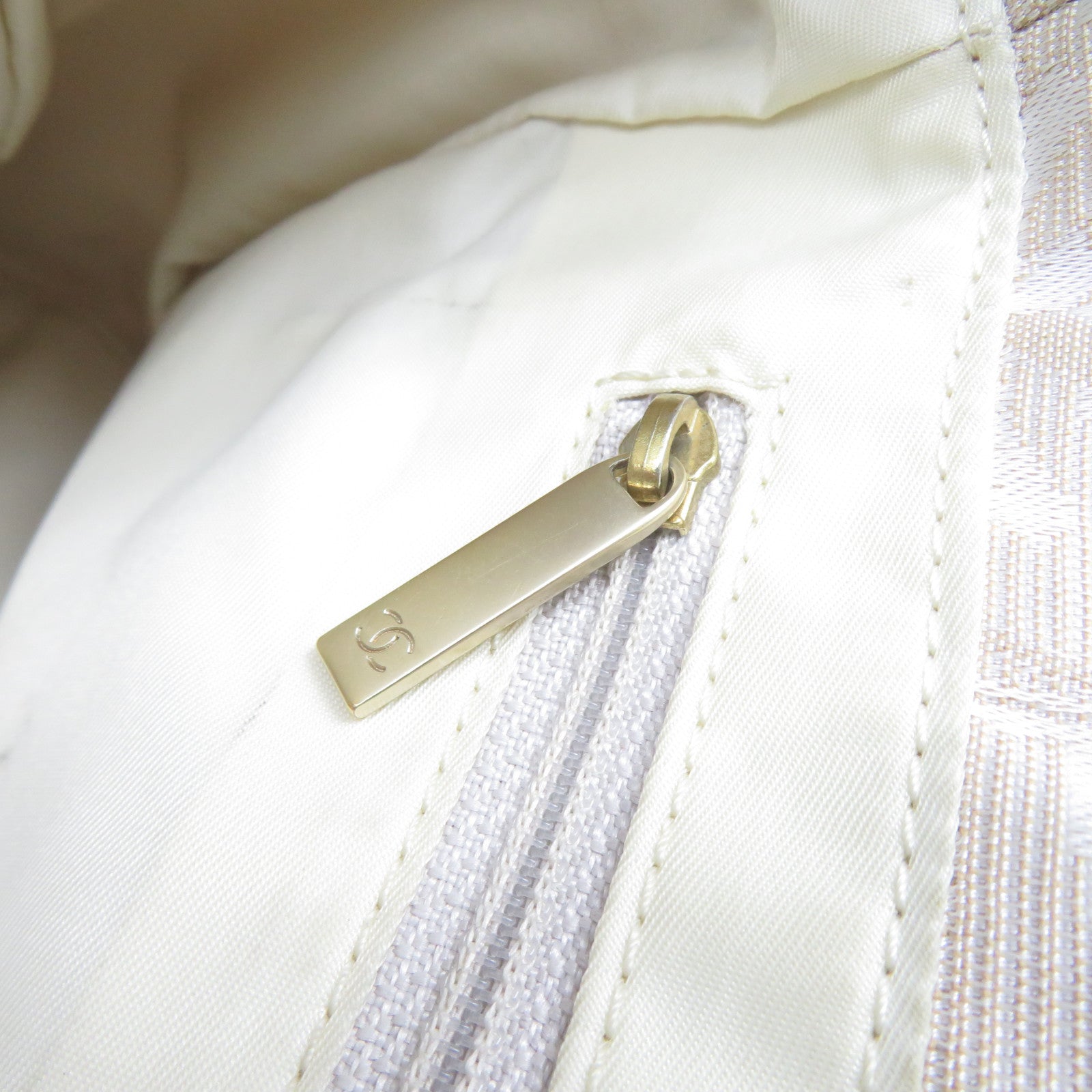CHANEL 【激減優惠】帆布New Travel Line Totebag金扣肩背袋杏色