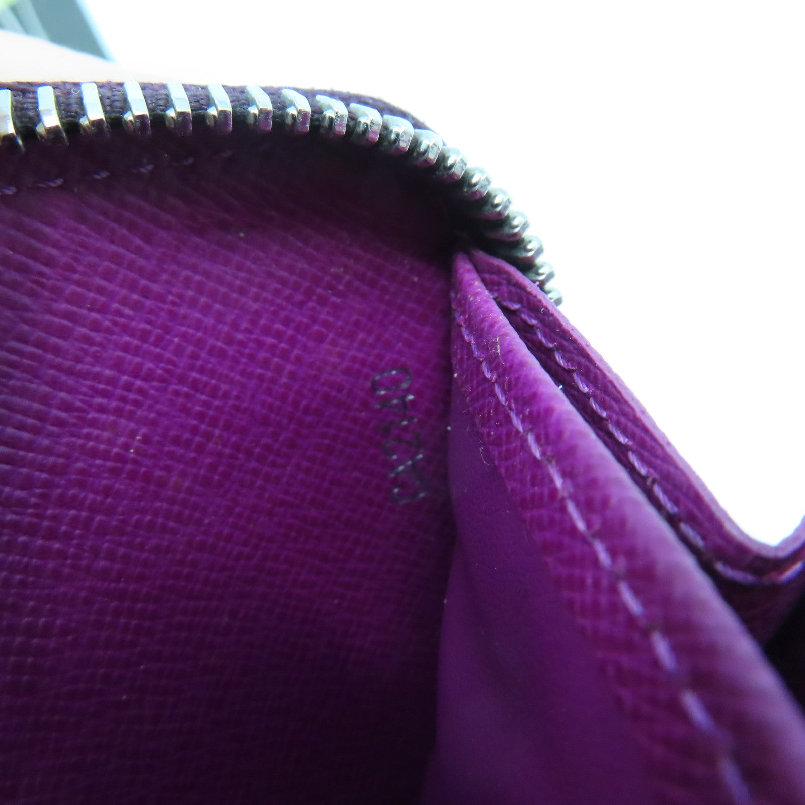 LOUIS VUITTON 【激減優惠】Epi Round Zipper Long Wallet銀扣拉鏈長錢包紫色