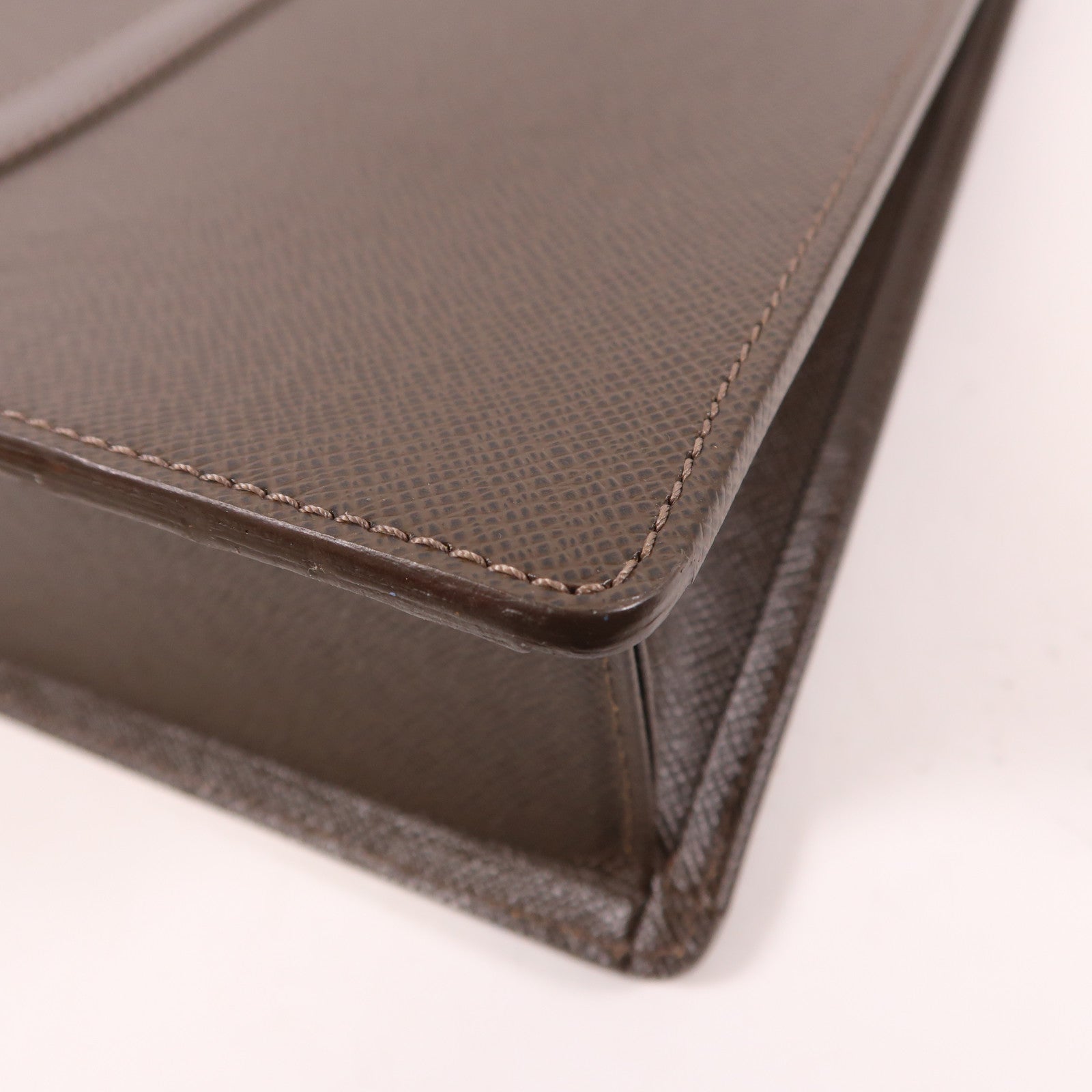 LOUIS VUITTON Taiga皮革Brief Case銀扣公事包