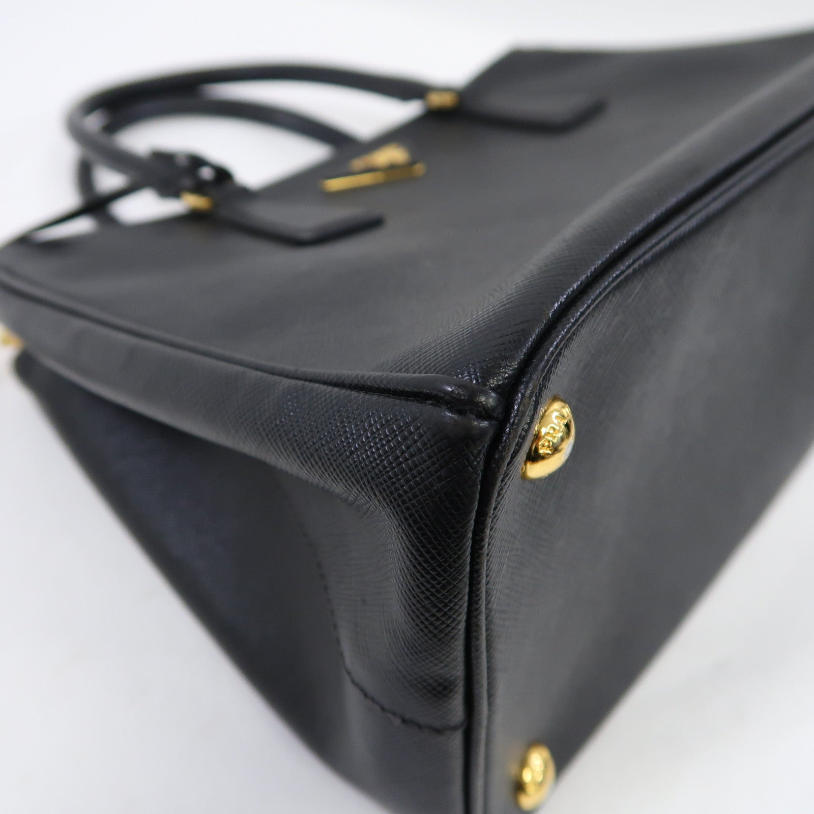 PRADA Saffiano皮革Galleria Bag金扣手挽肩背兩用袋黑色
