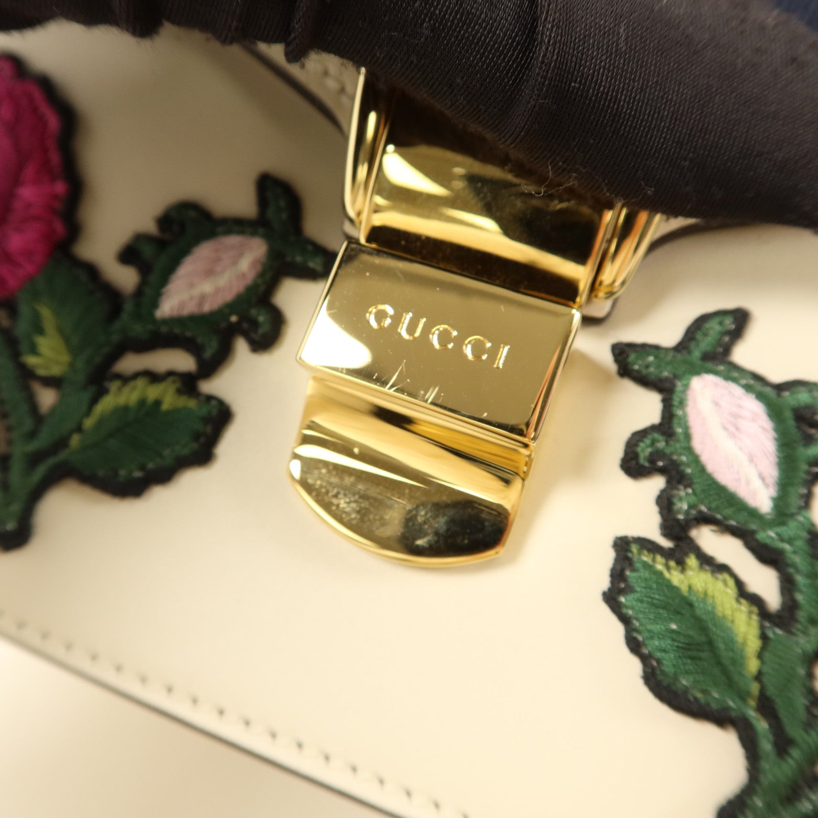 GUCCI 牛皮皮革Sylvie金扣手挽肩背兩用袋