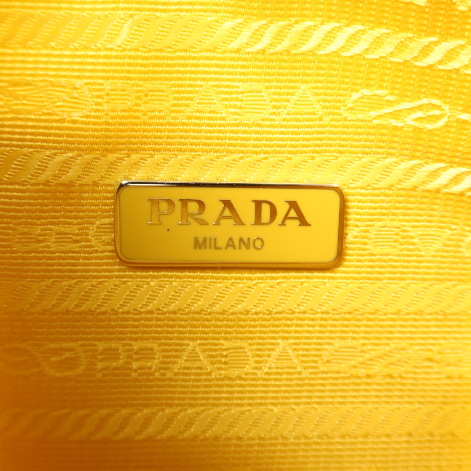 PRADA 尼龍Re-Edition 2000銀扣手挽袋