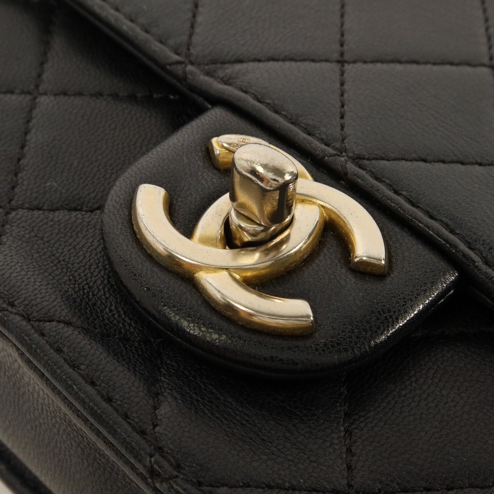 CHANEL 牛皮皮革Chain Flap Bag鏈帶肩背袋