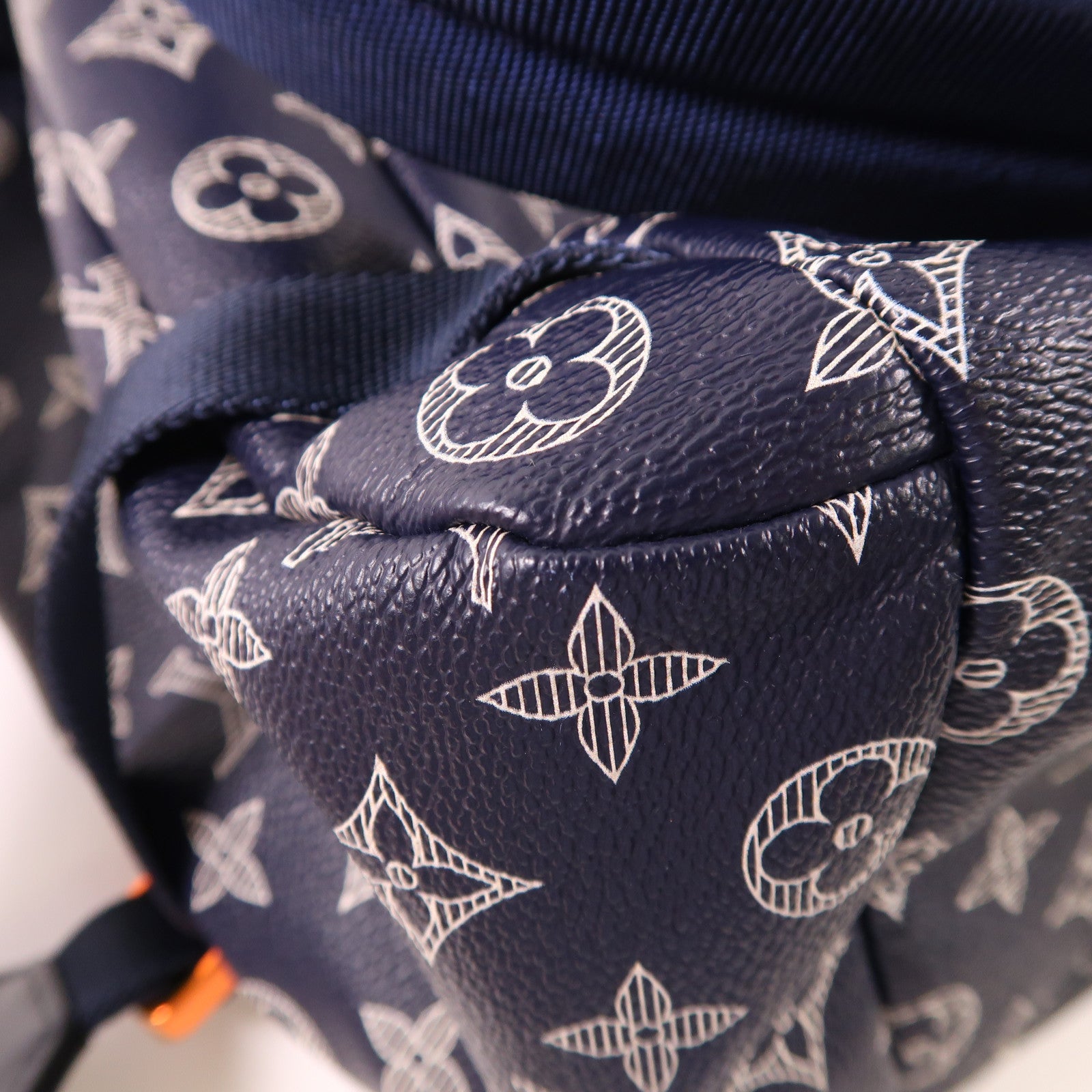 LOUIS VUITTON 【激減優惠】Monogram Ink Discovery背包