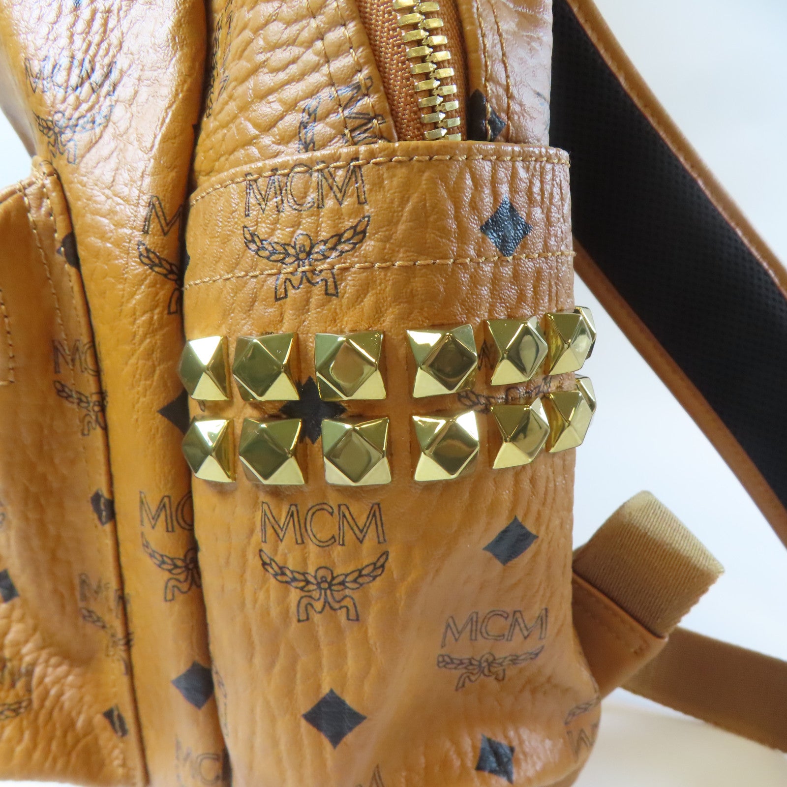 MCM 【激減優惠】皮革Starkside Studs Backpack金扣背包棕色