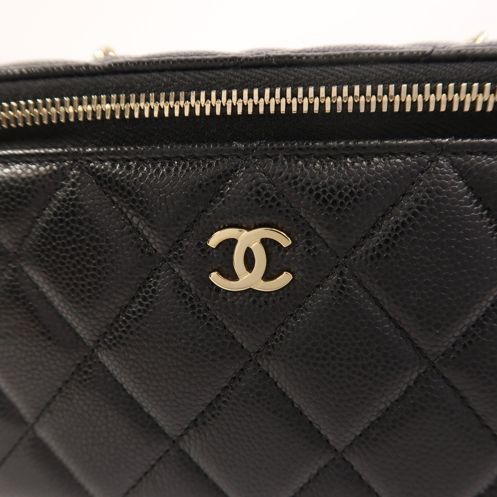 CHANEL 【激減優惠】牛皮皮革Vanity Case金扣鏈帶肩背袋