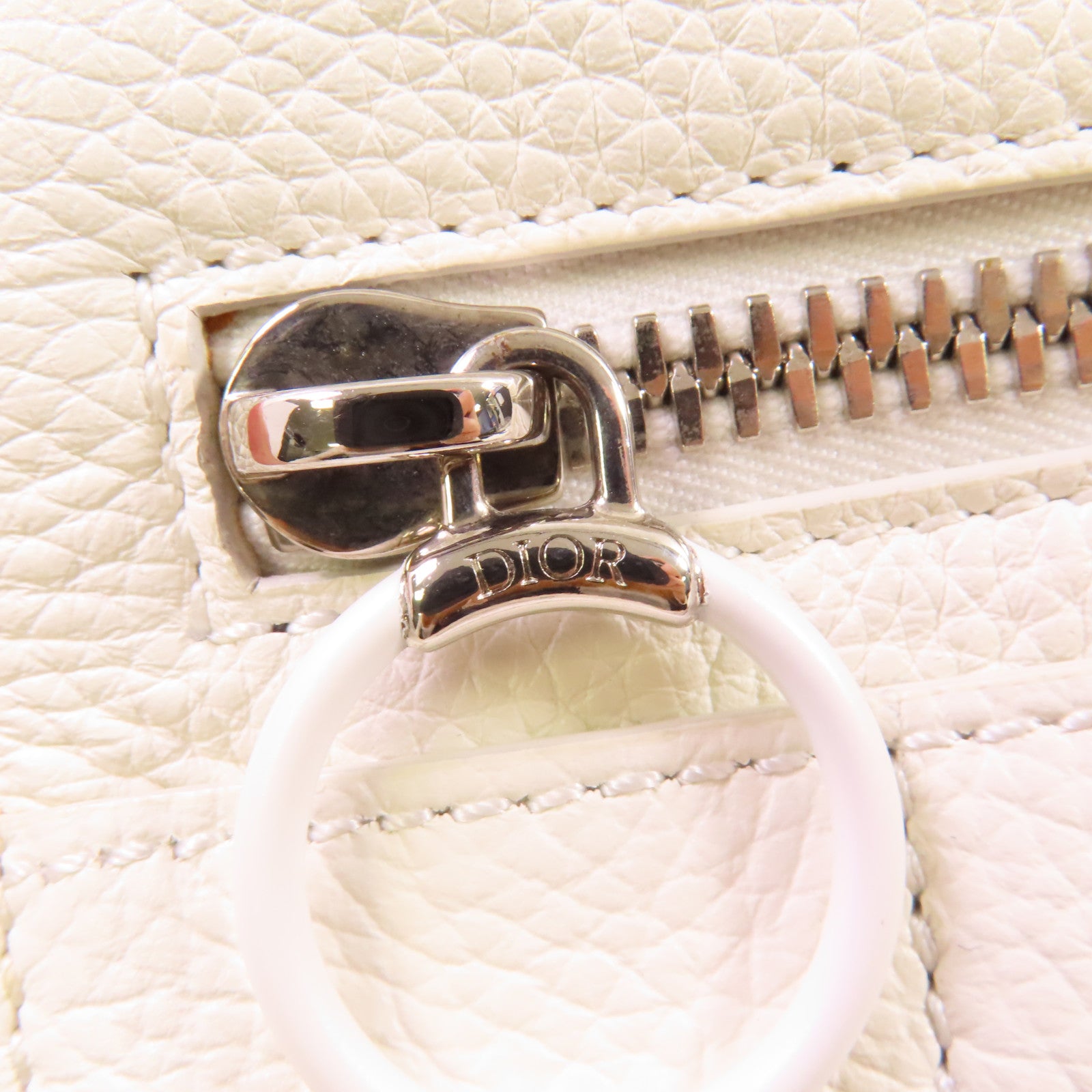 Dior 牛皮皮革Dior x Daniel Arsham Crossbody Bag銀扣肩背袋白色
