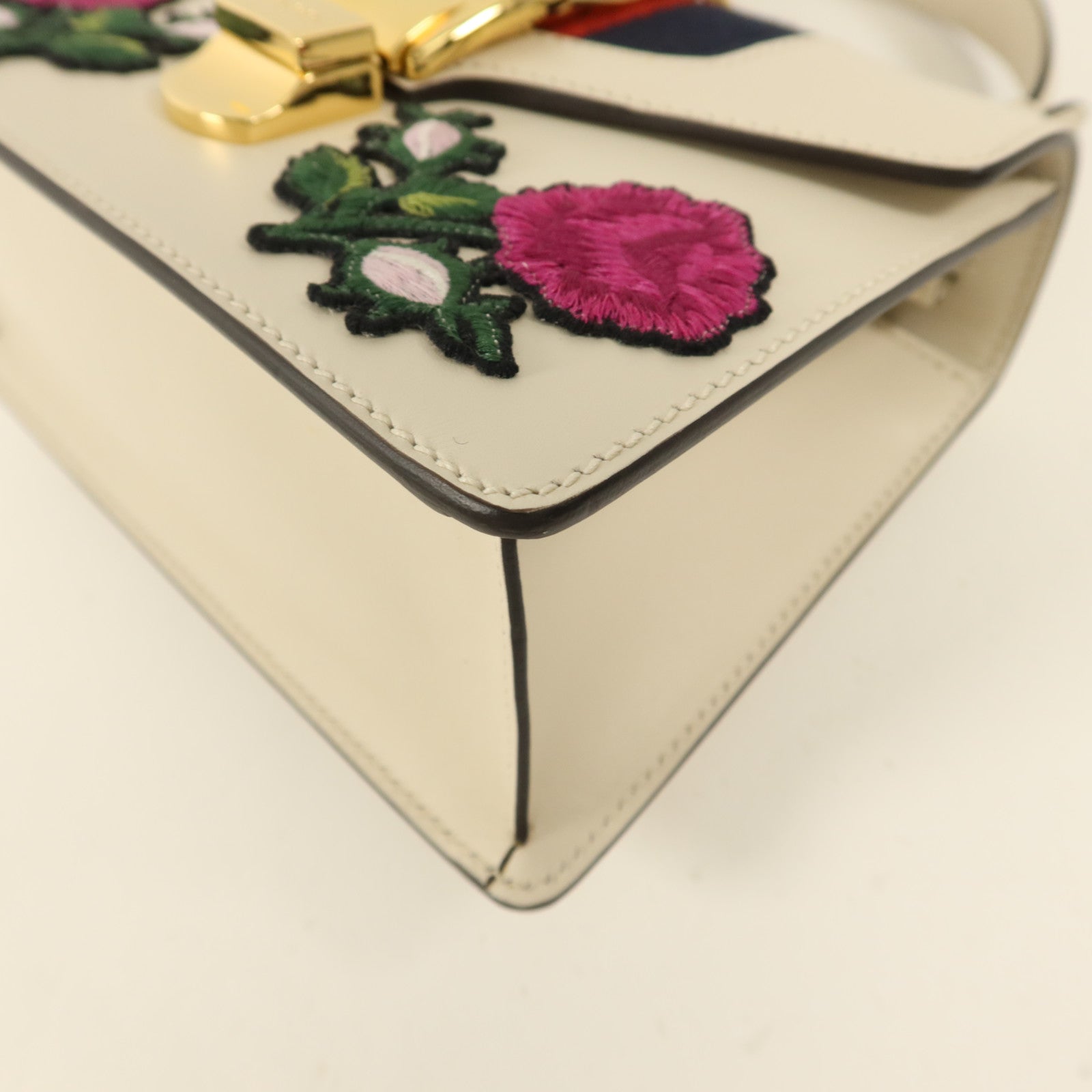 GUCCI 牛皮皮革Sylvie金扣手挽肩背兩用袋