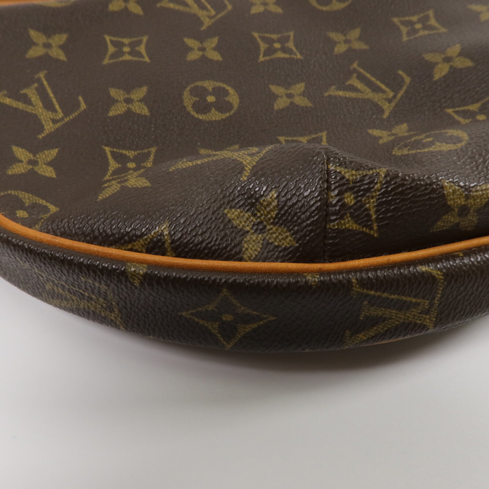 LOUIS VUITTON Monogram Croissant MM肩背袋