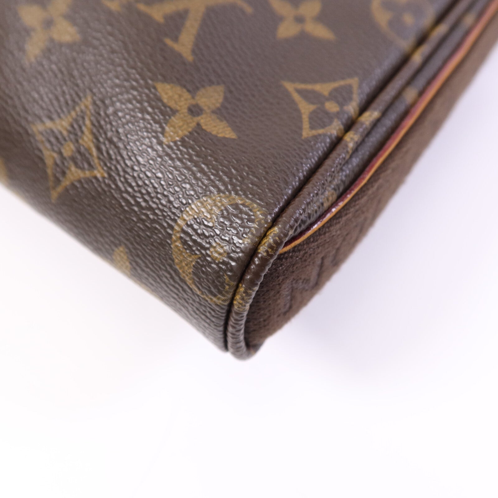 LOUIS VUITTON Monogram Trotteur Beaubourg金扣肩背袋