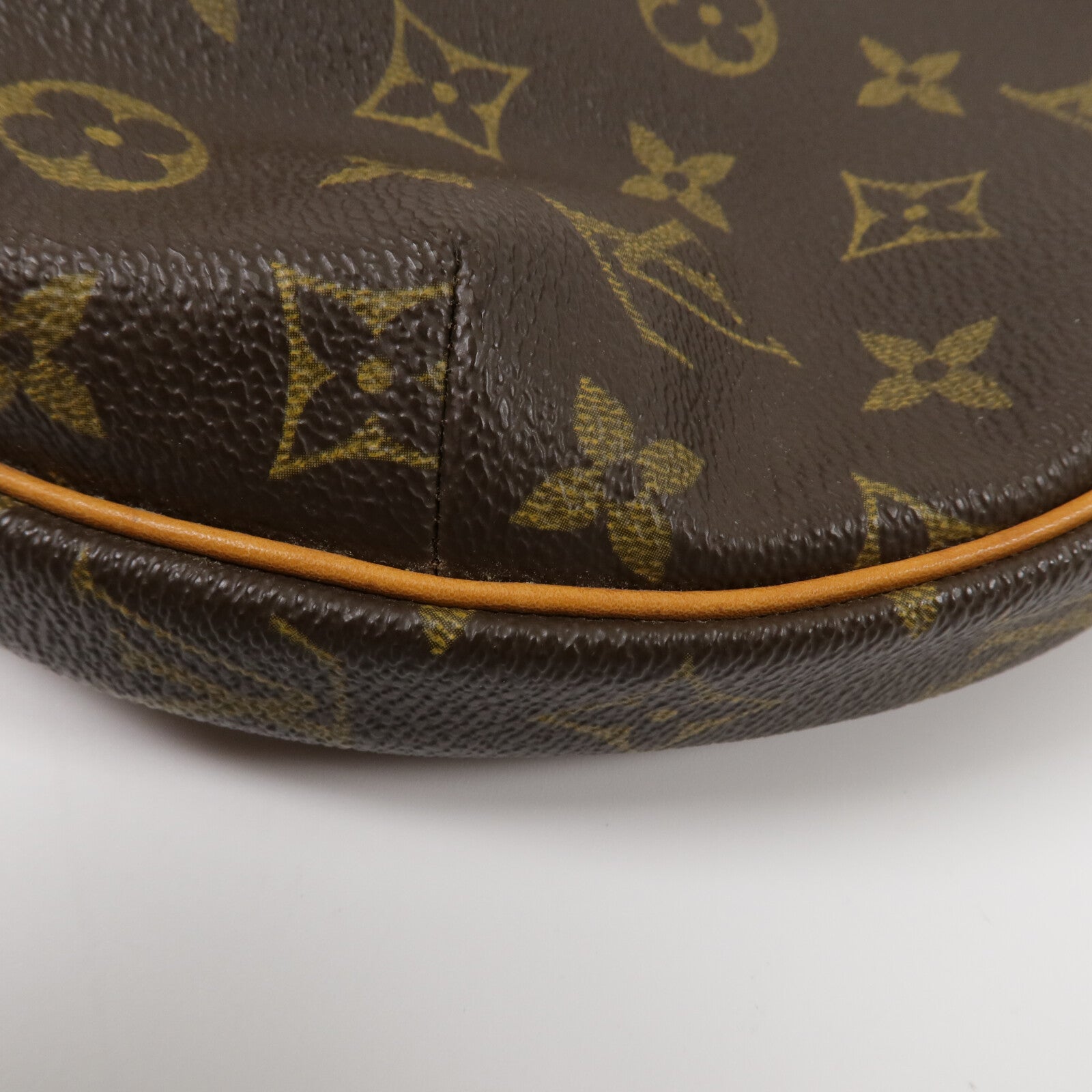 LOUIS VUITTON Monogram Croissant MM肩背袋
