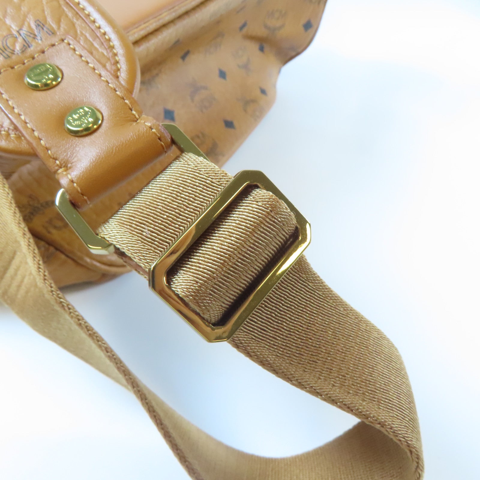MCM 【激減優惠】皮革Starkside Studs Backpack金扣背包棕色