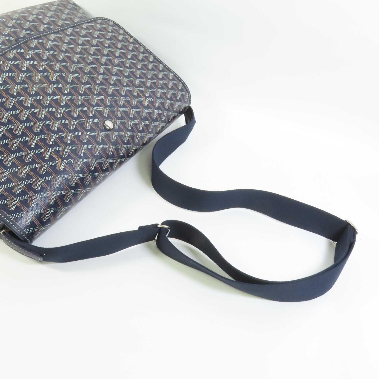 GOYARD 塗層帆布Capetien MM Messenger銀扣肩背袋