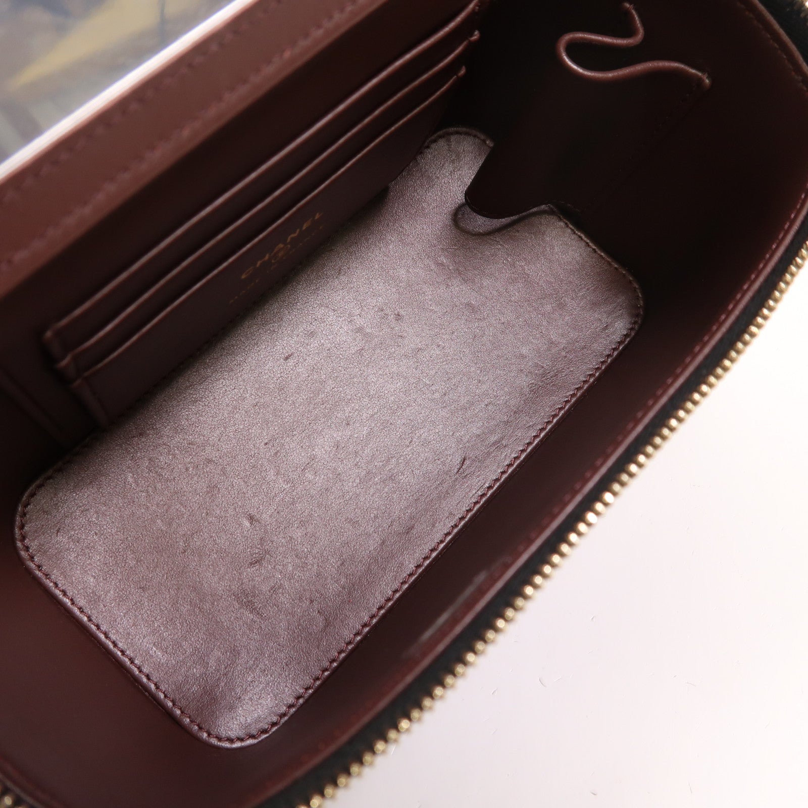 CHANEL 【激減優惠】牛皮皮革Vanity Case金扣鏈帶肩背袋