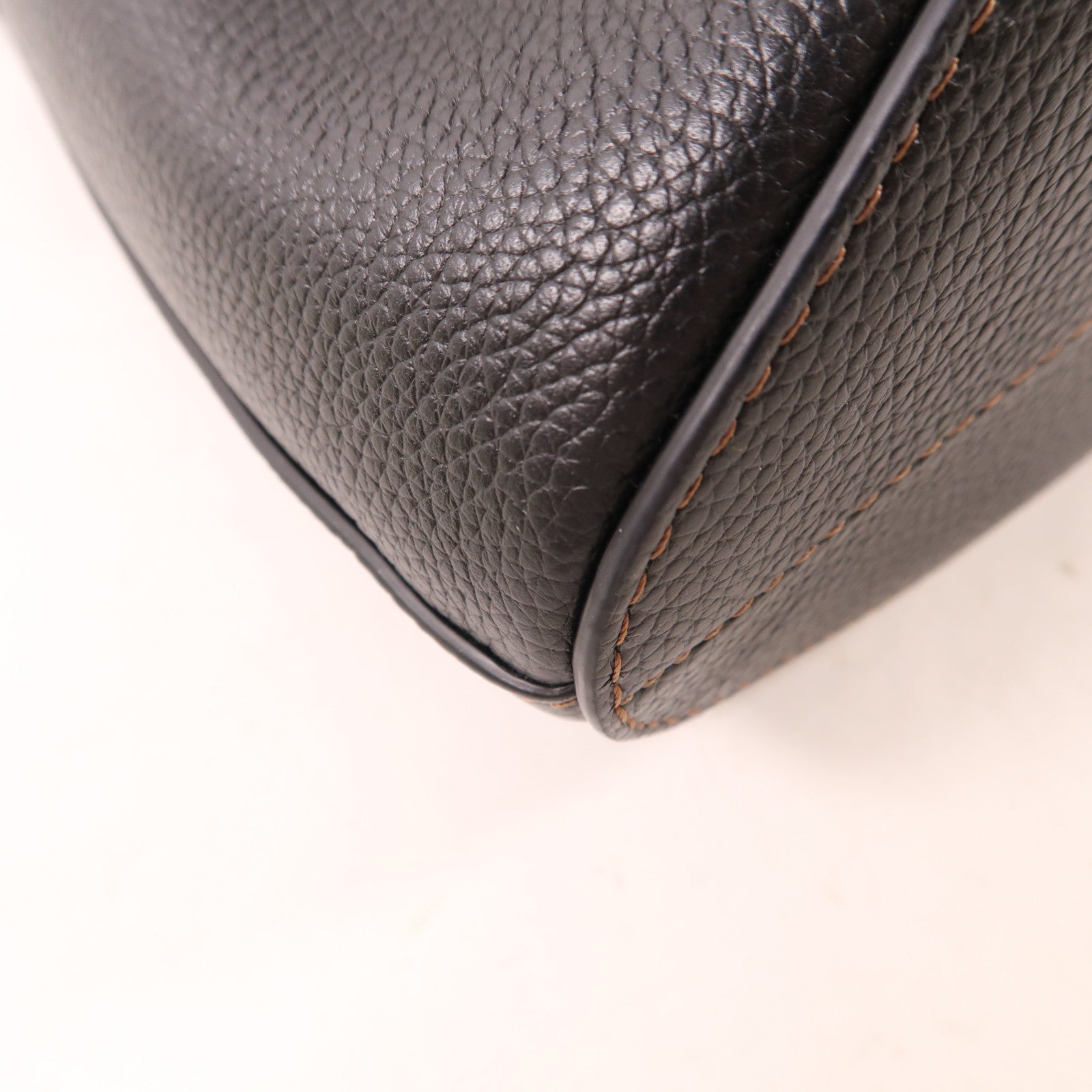 BURBERRY 牛皮皮革金扣2Way Bag手挽肩背兩用袋黑色