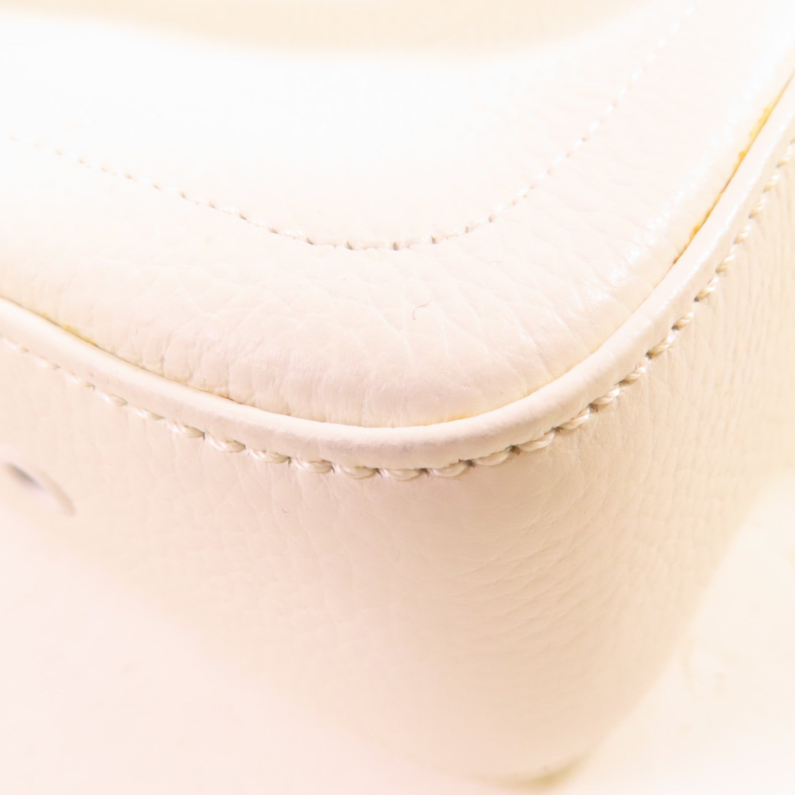 Dior 牛皮皮革Dior x Daniel Arsham Crossbody Bag銀扣肩背袋白色