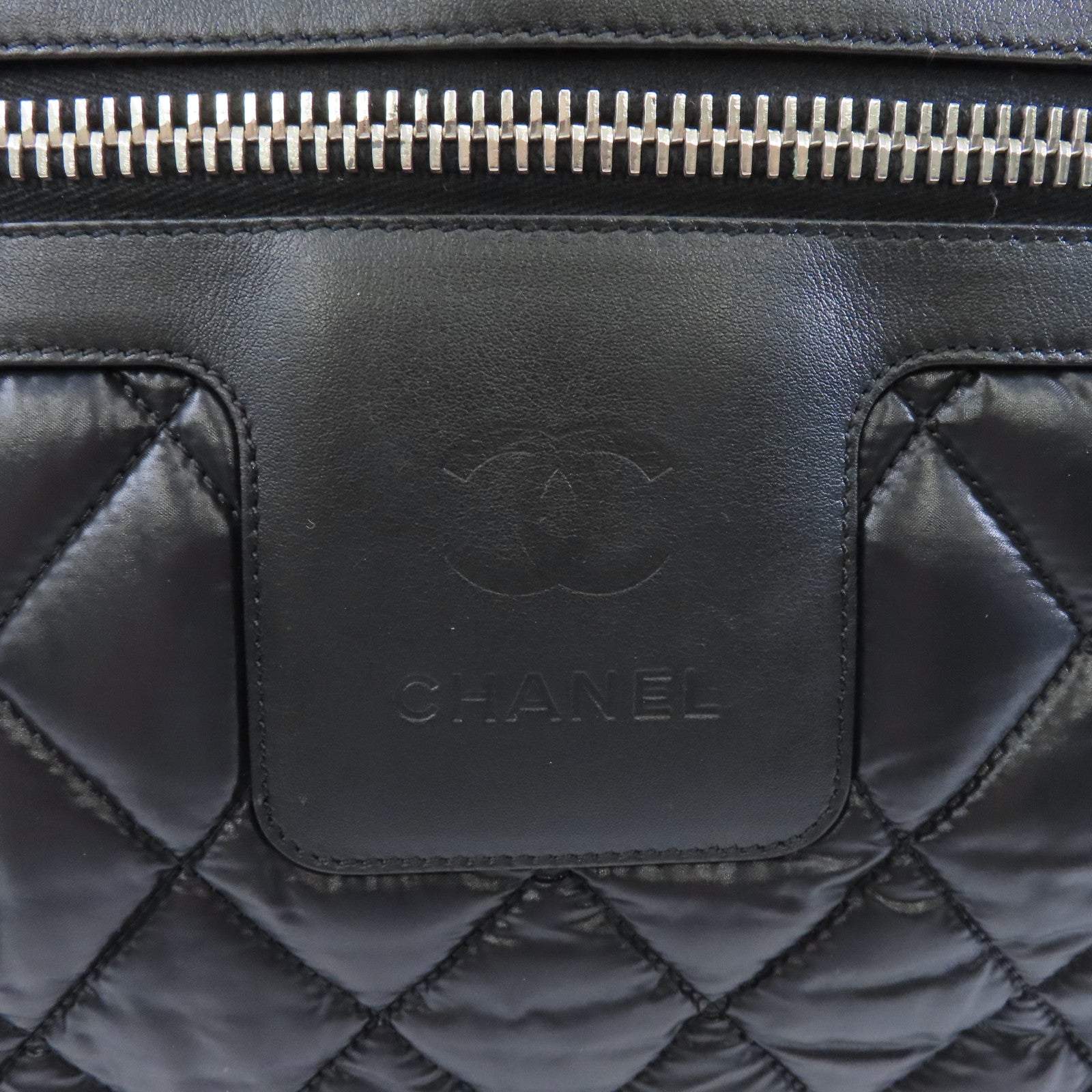 CHANEL 菱格尼龍CoCo Cocoon銀扣手挽袋黑色