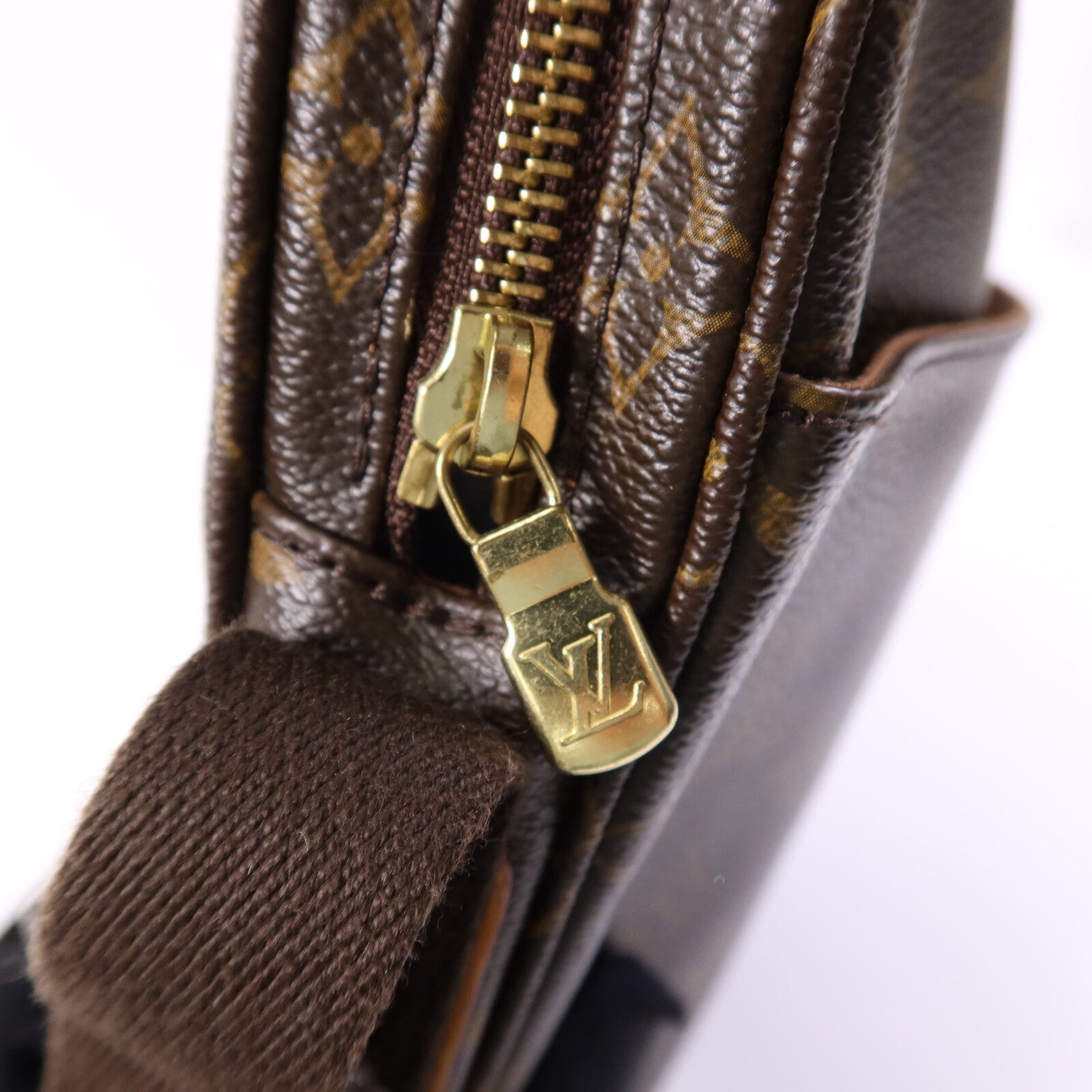 LOUIS VUITTON Monogram Trotteur Beaubourg金扣肩背袋