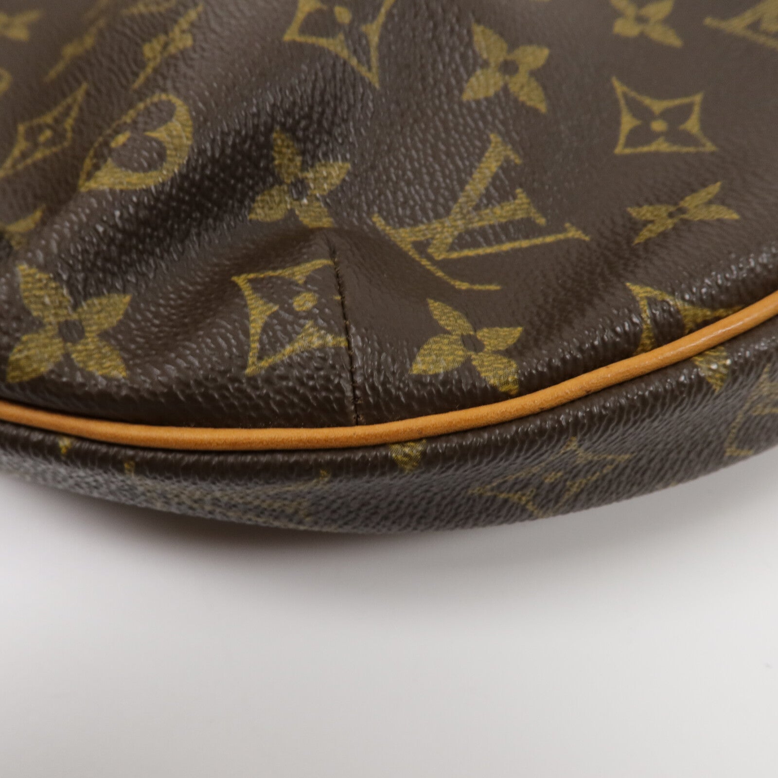 LOUIS VUITTON Monogram Croissant MM肩背袋