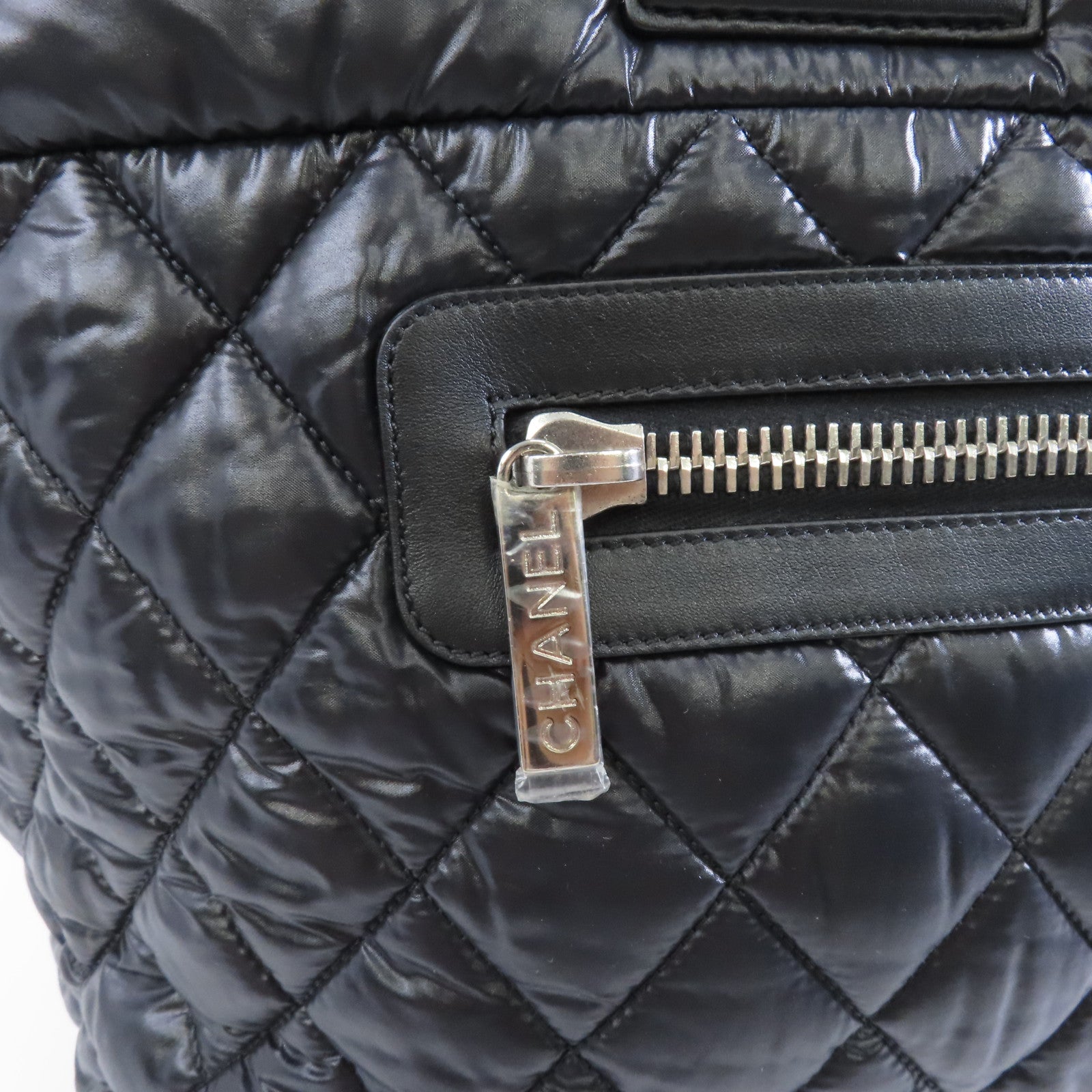 CHANEL 菱格尼龍CoCo Cocoon銀扣手挽袋黑色