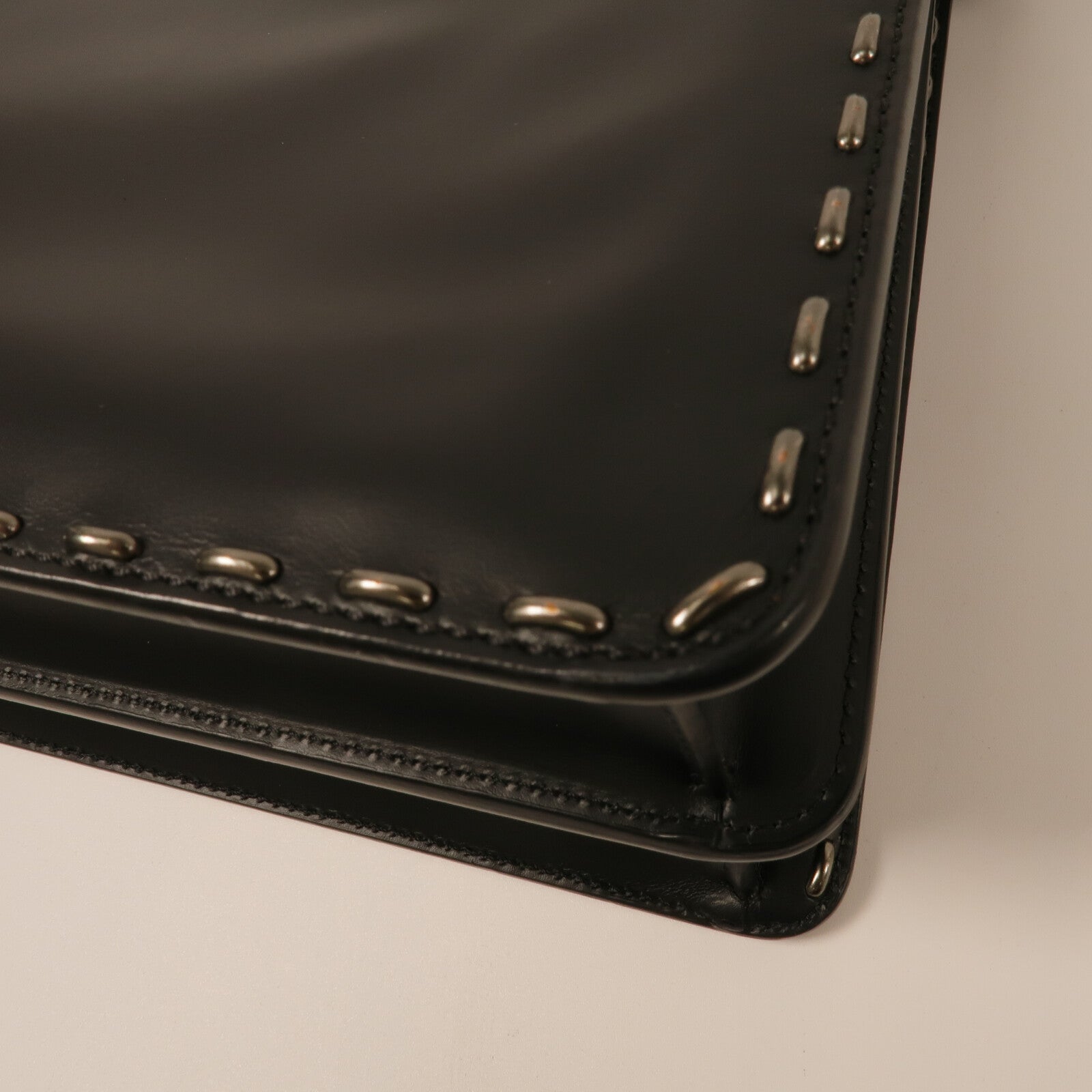 FENDI 牛皮皮革Peekaboo ISeeU Medium手挽袋