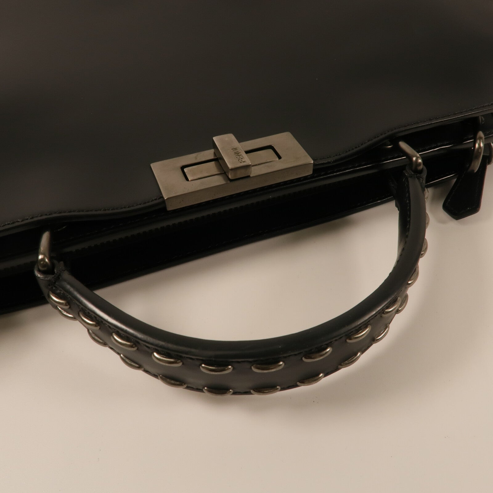 FENDI 牛皮皮革Peekaboo ISeeU Medium手挽袋