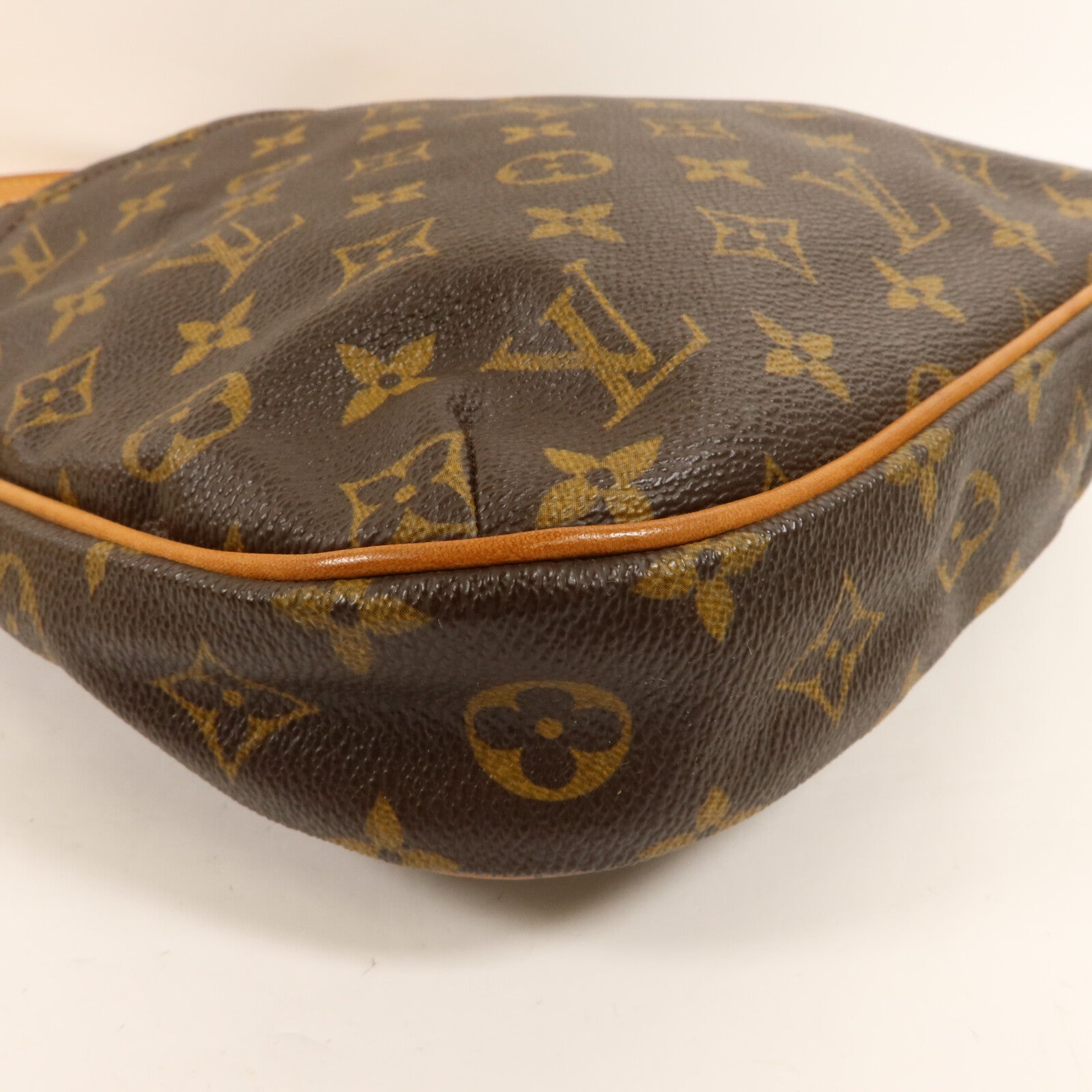LOUIS VUITTON Monogram Odeon PM肩背袋