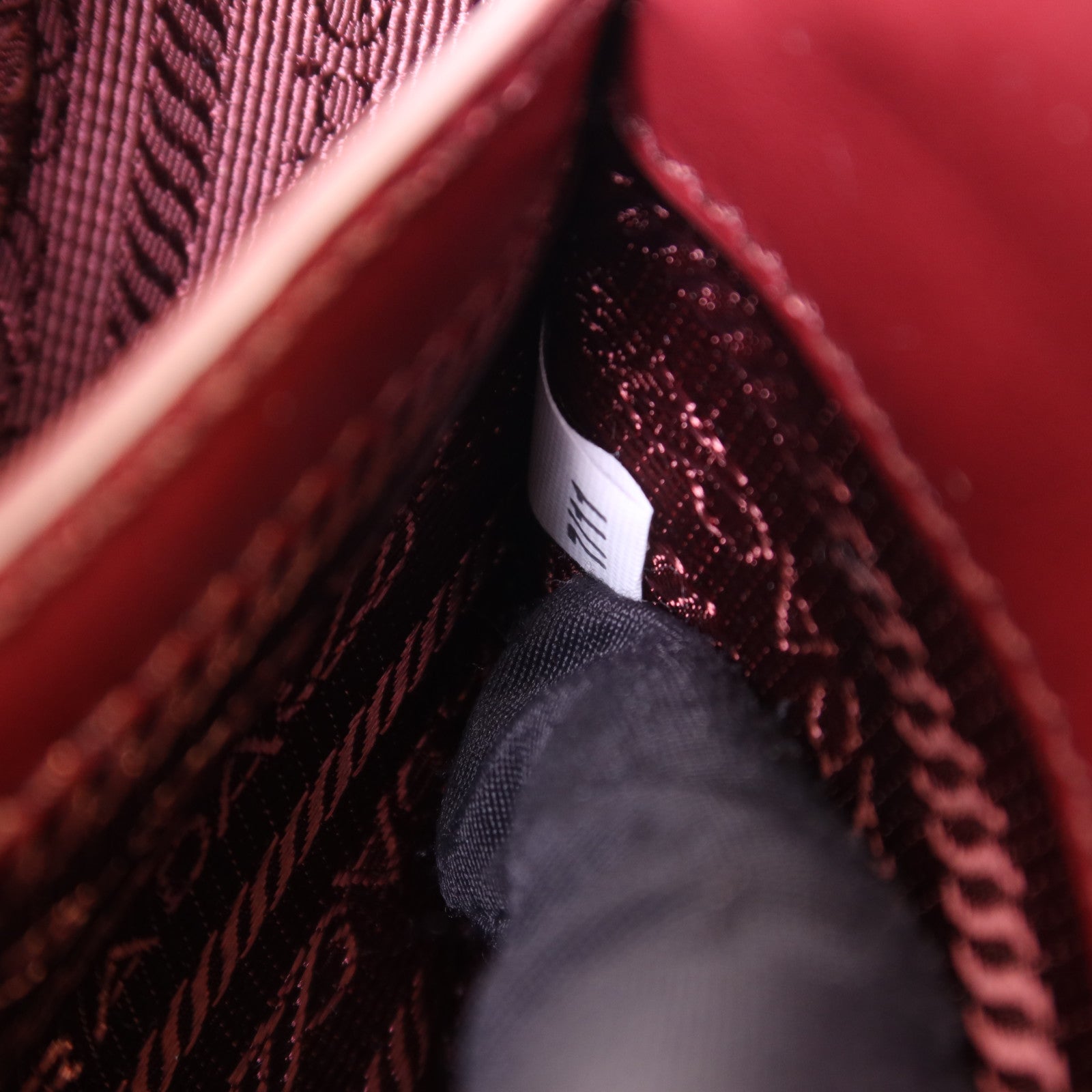 PRADA 牛皮皮革Shoulder Bag金扣肩背袋