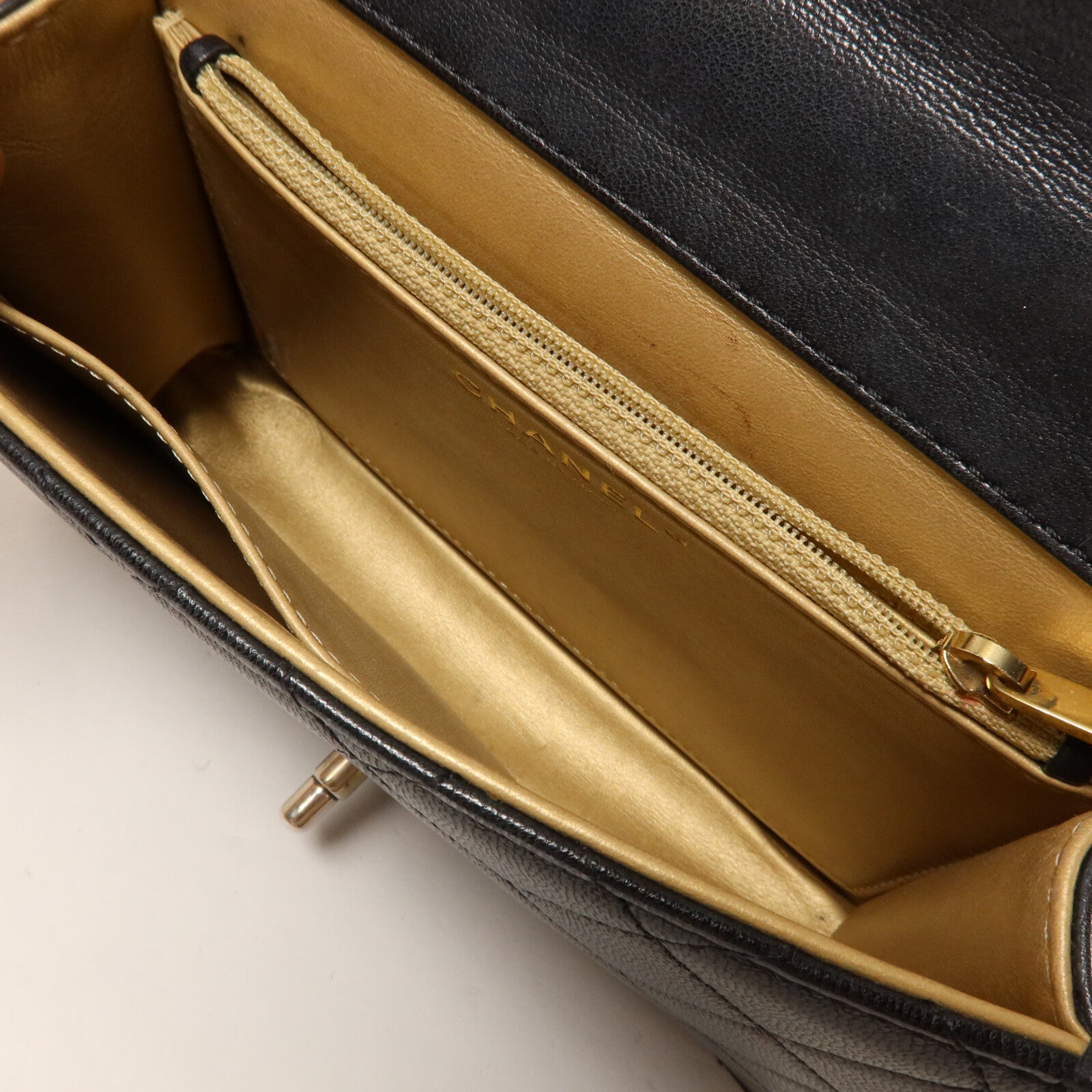 CHANEL 牛皮皮革Chain Flap Bag鏈帶肩背袋