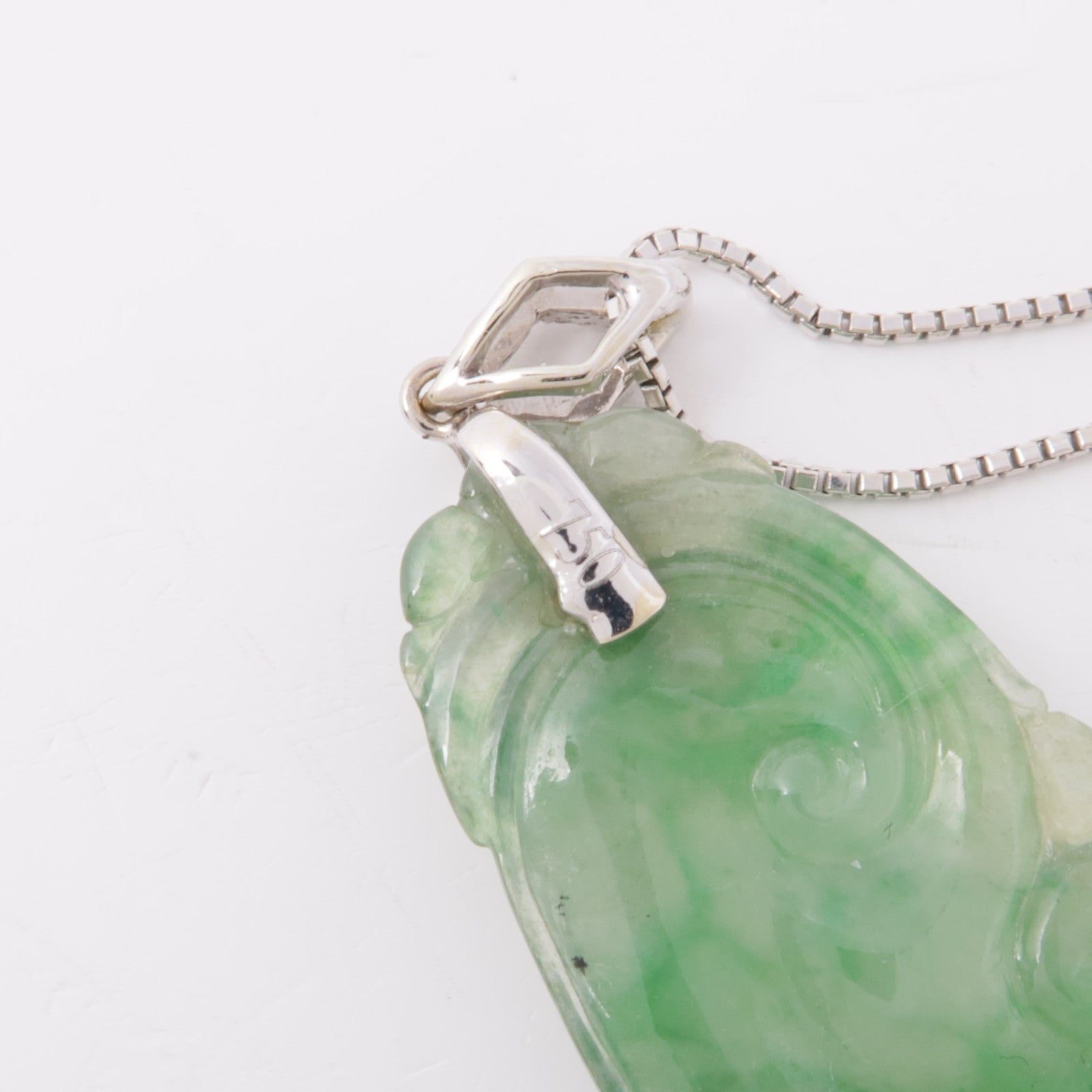 JEWELRY Jade Diamond Necklace 18K White Gold